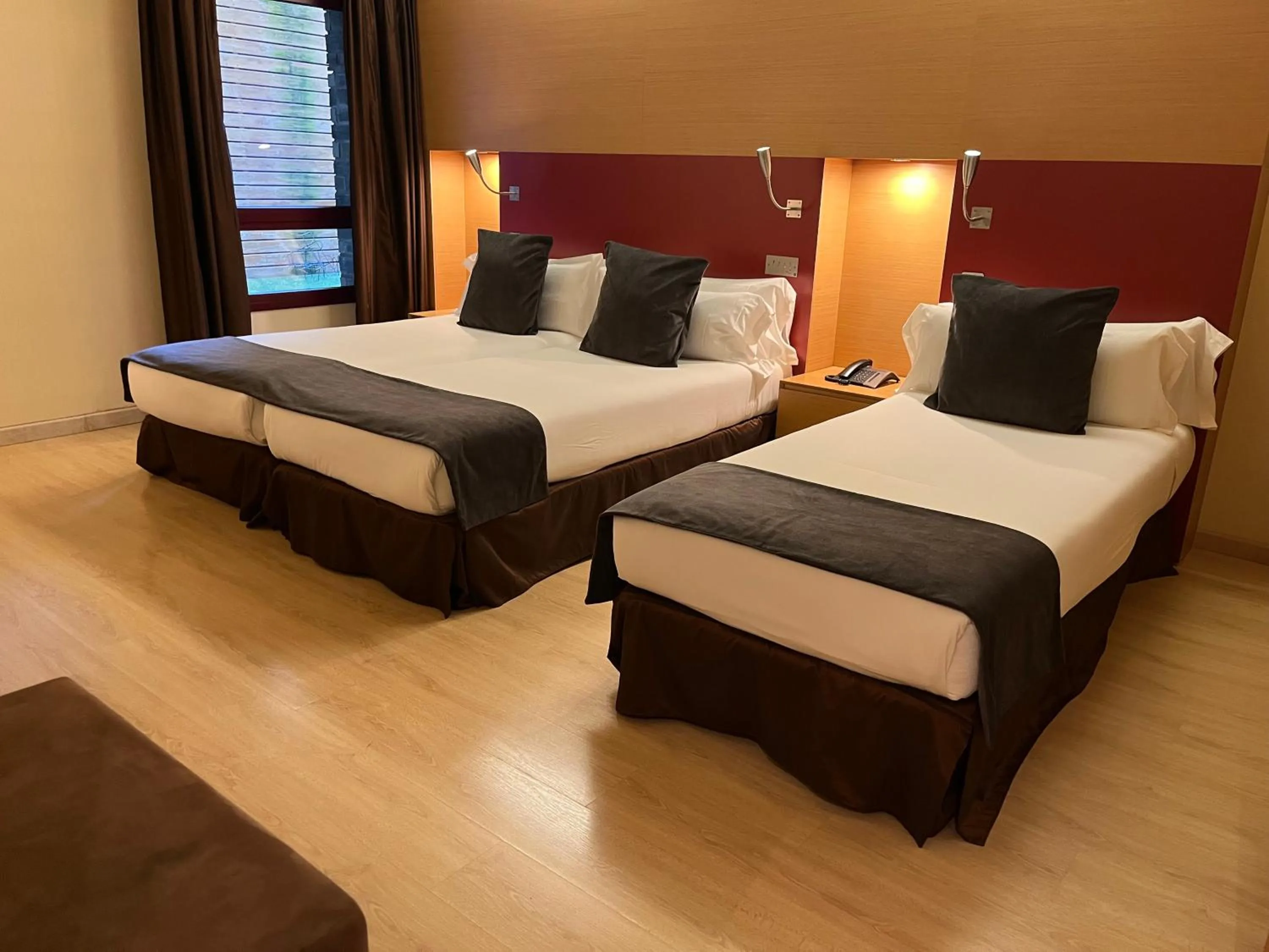 Photo of the whole room, Bed in Wuau! Hotel Galanthus & Spa