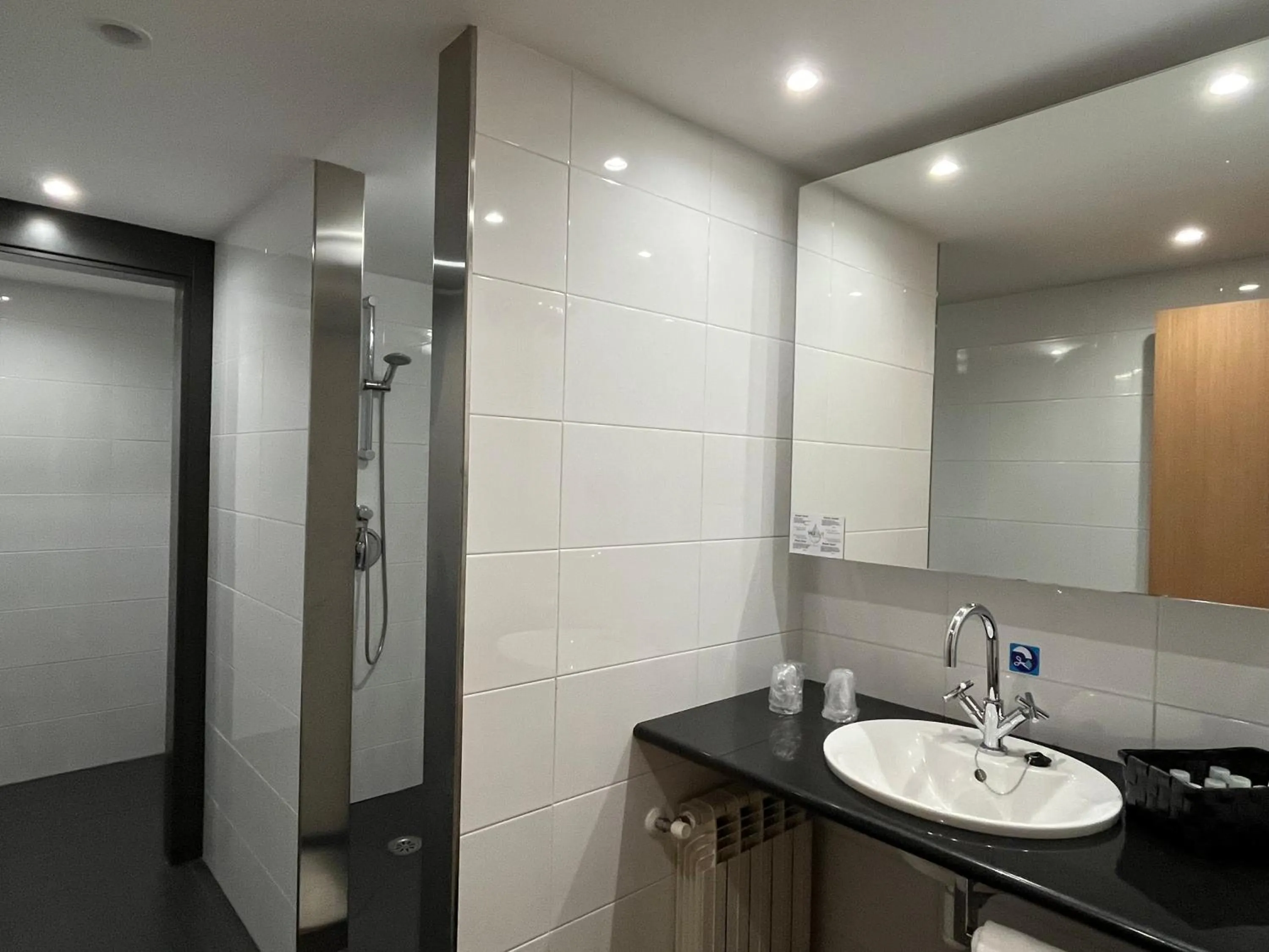 Bathroom in Wuau! Hotel Galanthus & Spa