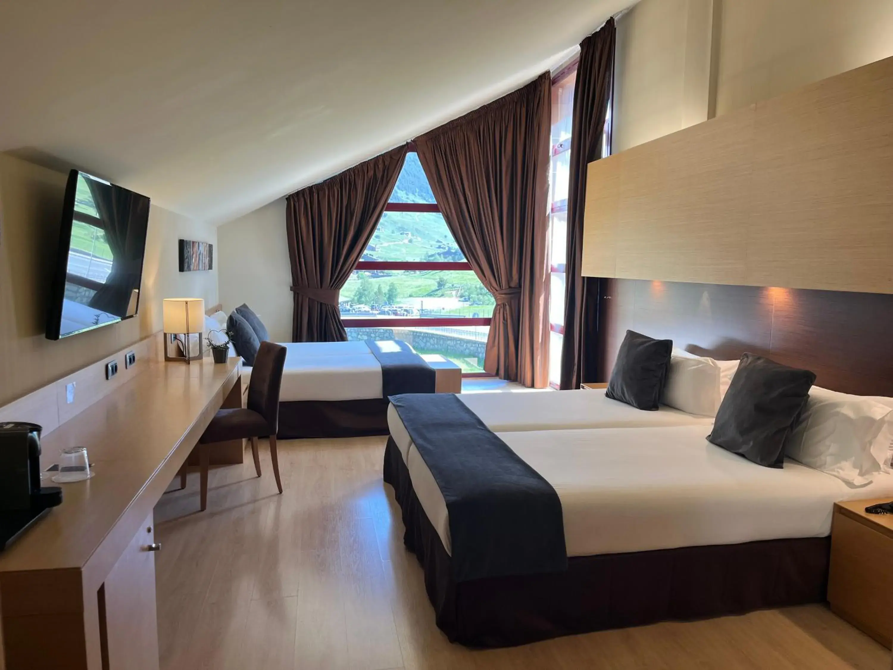 Photo of the whole room, Bed in Wuau! Hotel Galanthus & Spa Photo of the whole room, Bed in Wuau! Hotel Galanthus & Spa