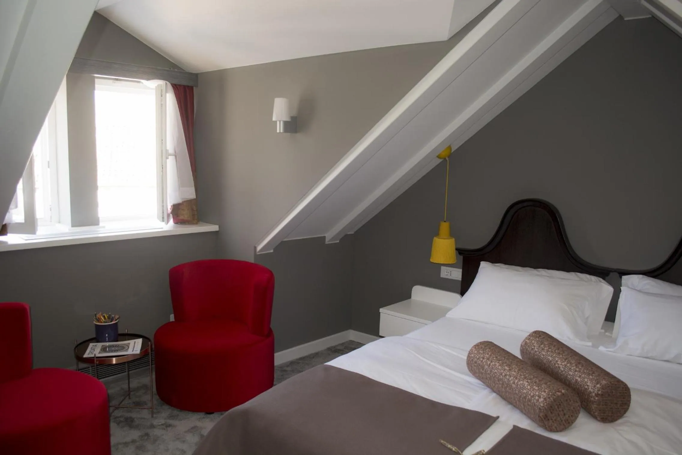 Bed in XII Century Heritage Hotel