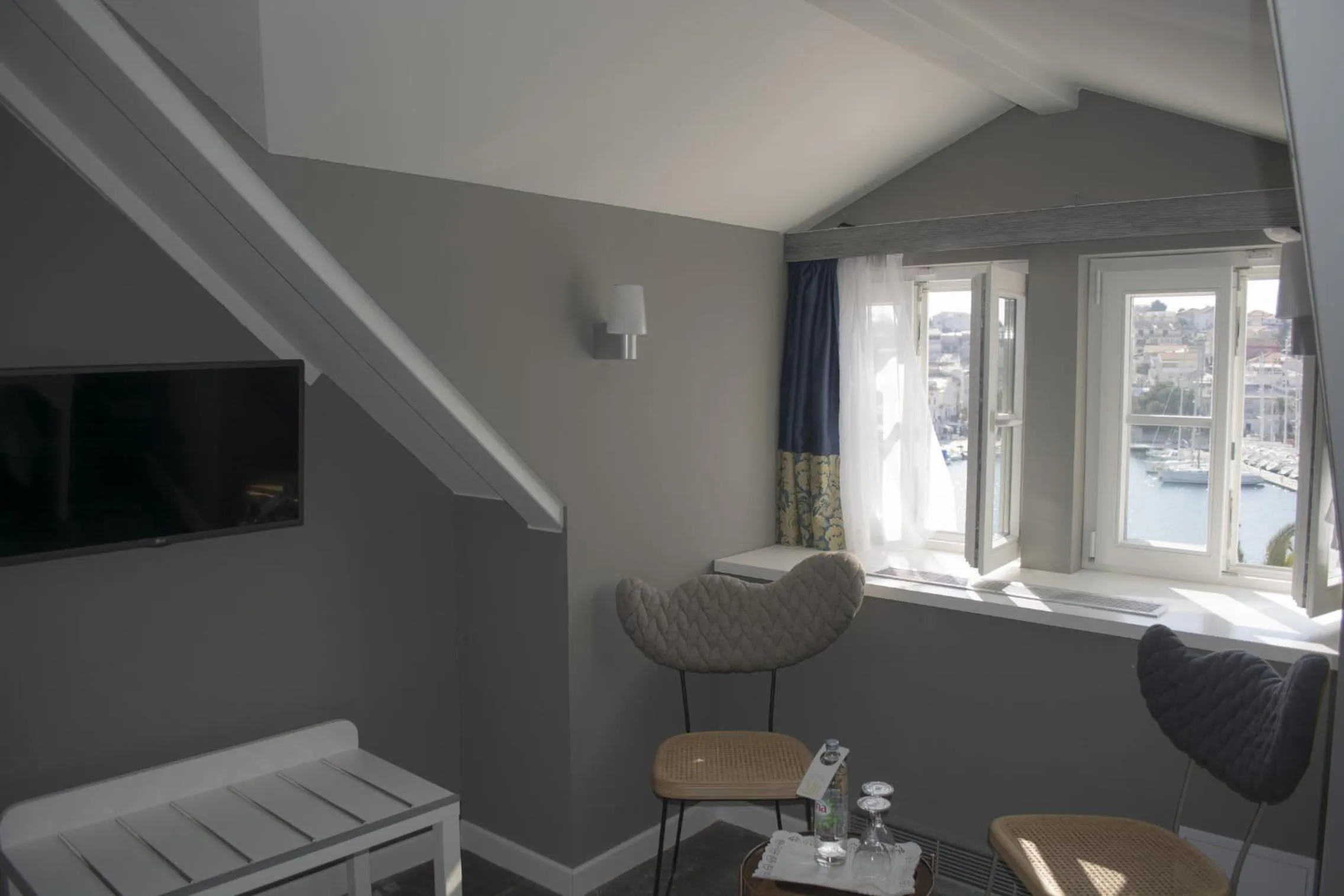 TV and multimedia in XII Century Heritage Hotel