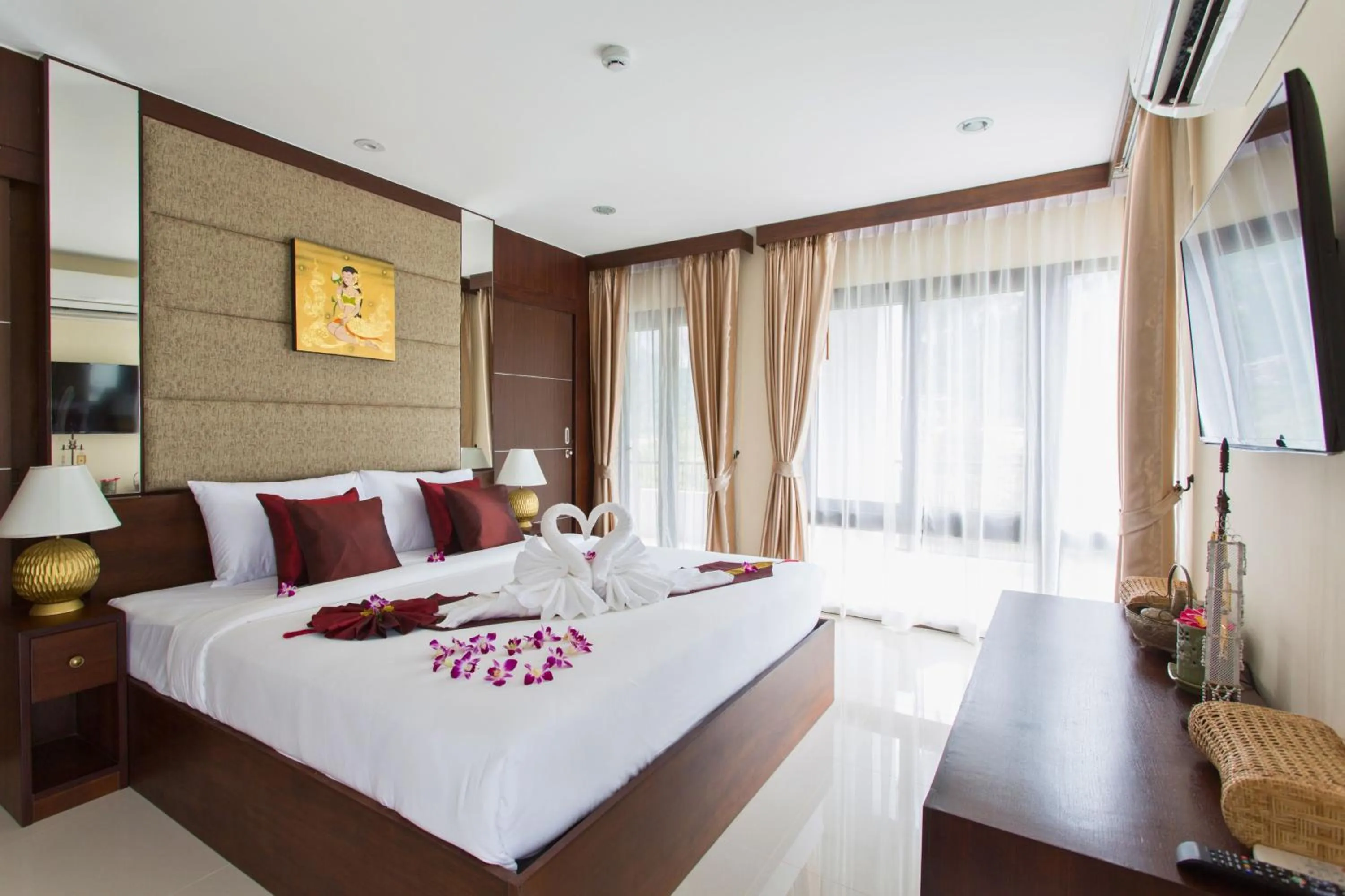 Bedroom, Bed in The Lai Thai Luxury Condominiums