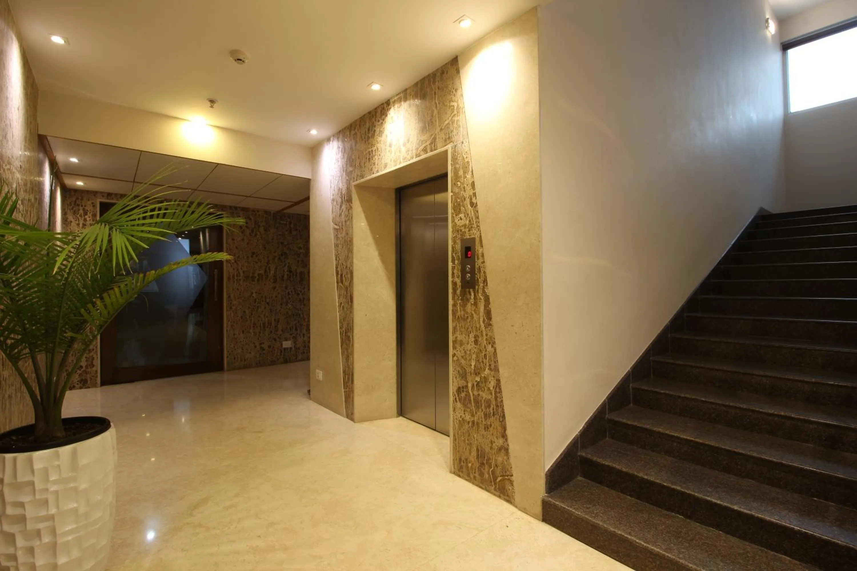 Property building in Hotel Rockdale