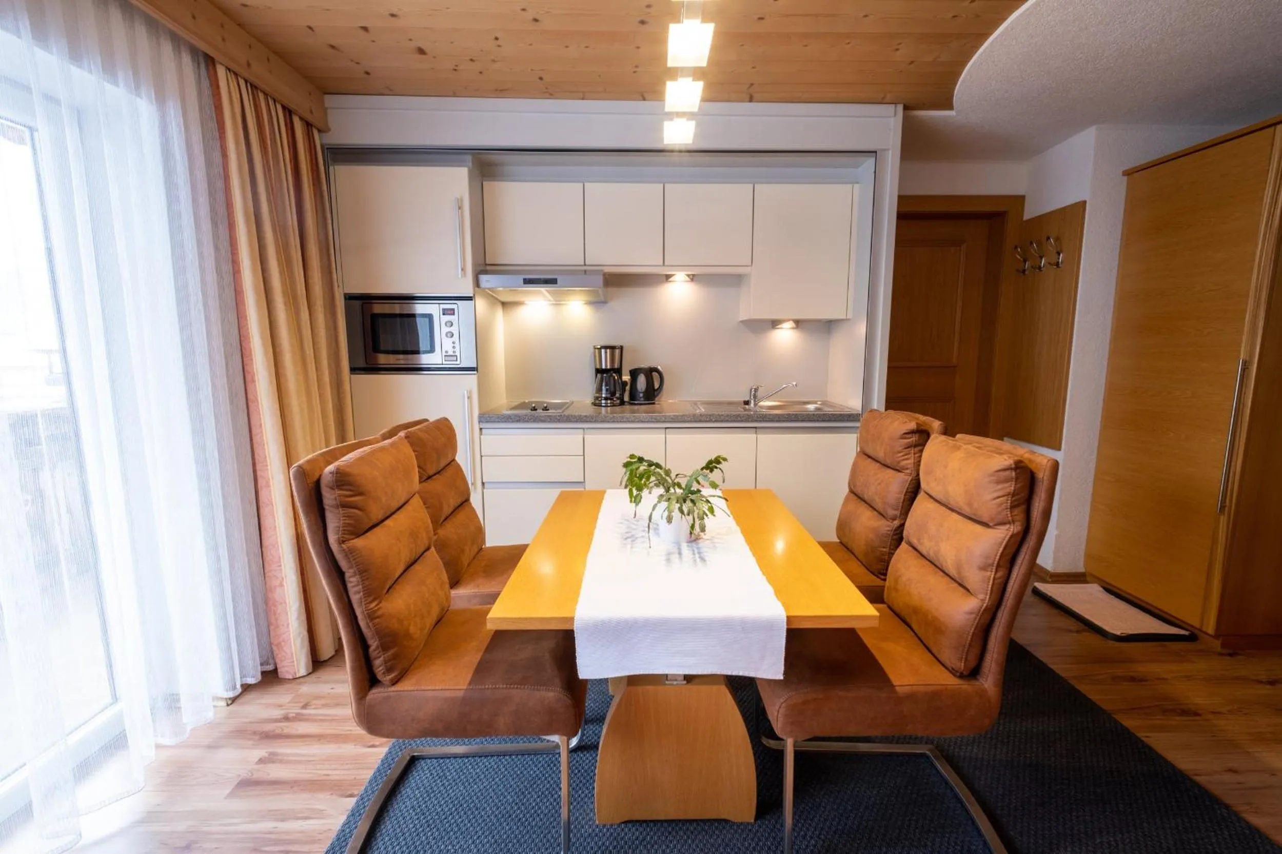 Kitchen or kitchenette in Gästehaus Haag