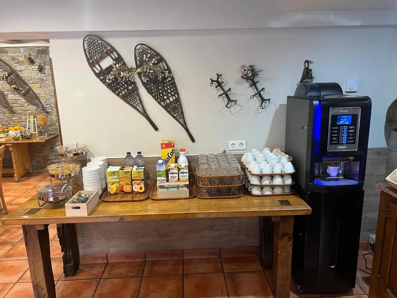 Coffee/tea facilities in Aston Hotel