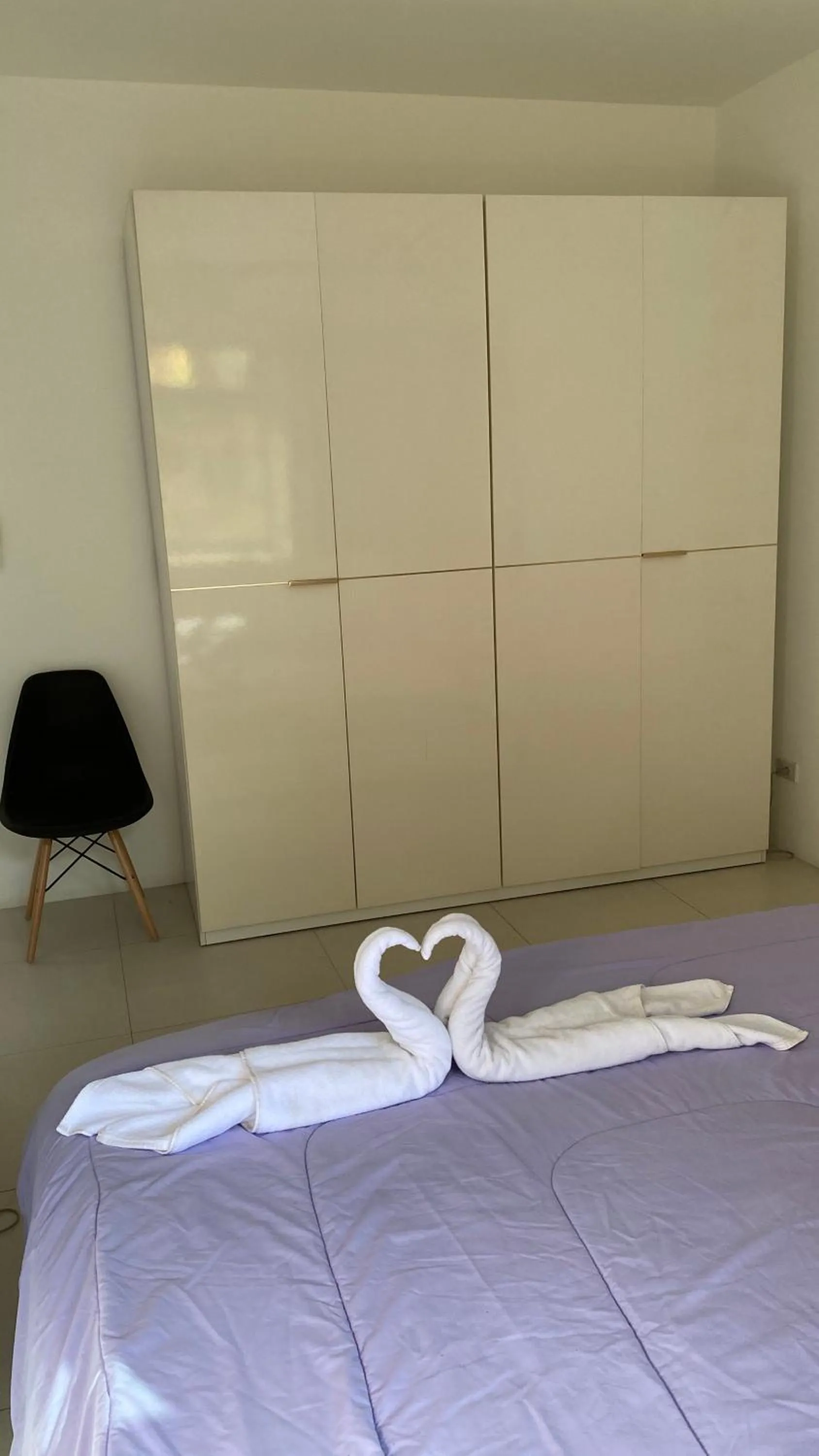 Bed in Kata Top Villas