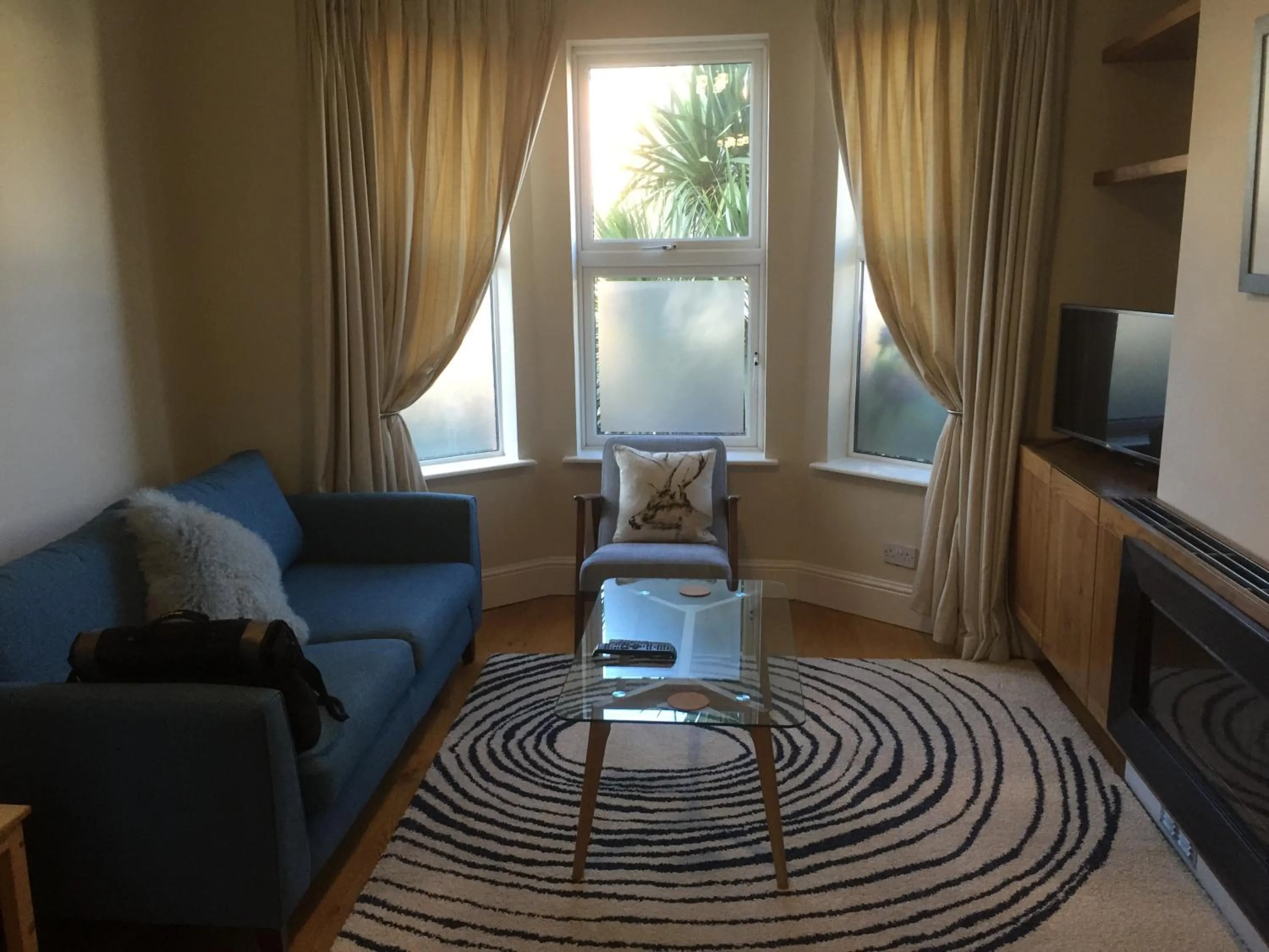 Living room in Rugby Lodge
