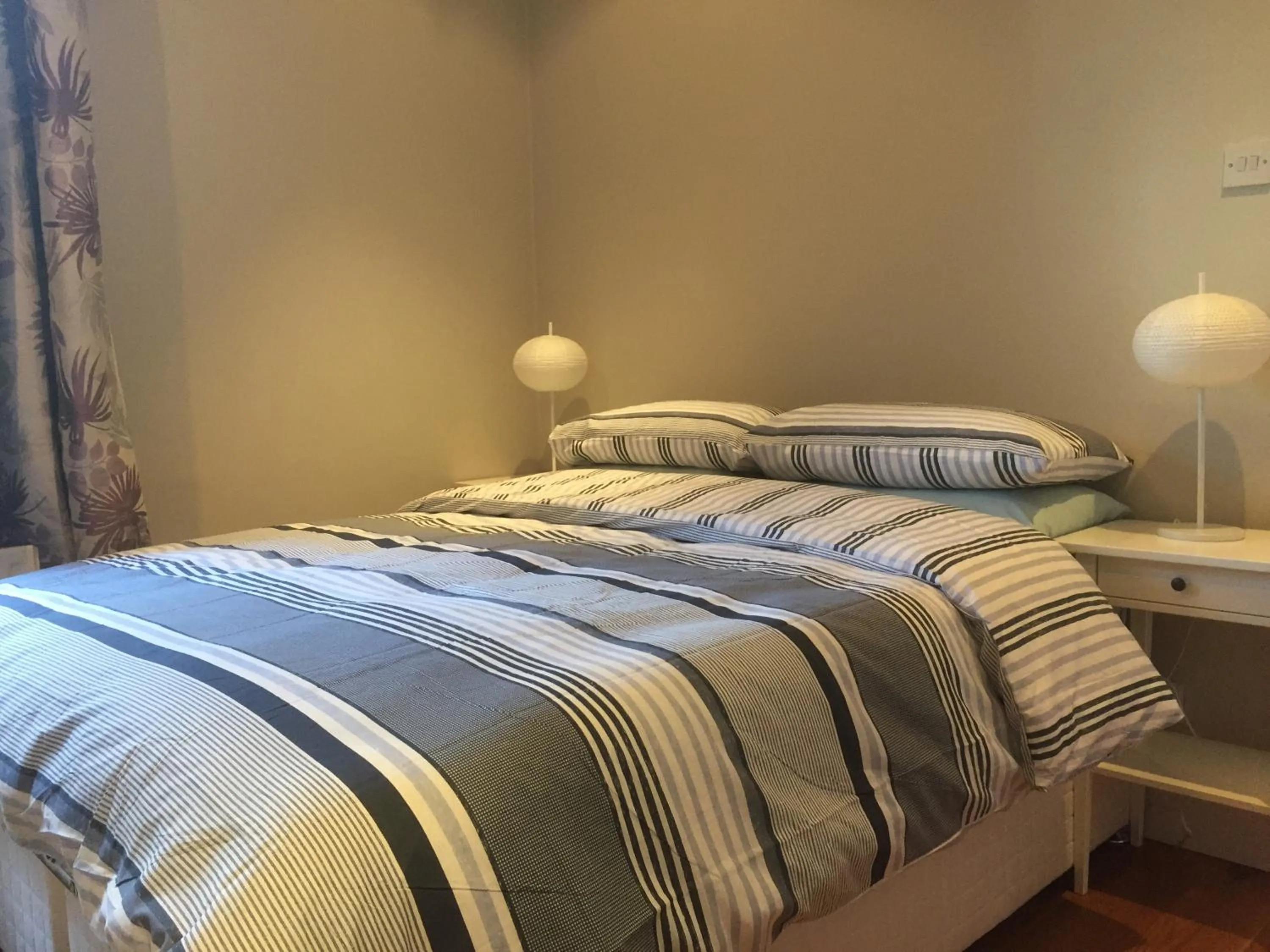 Bedroom, Bed in Rugby Lodge