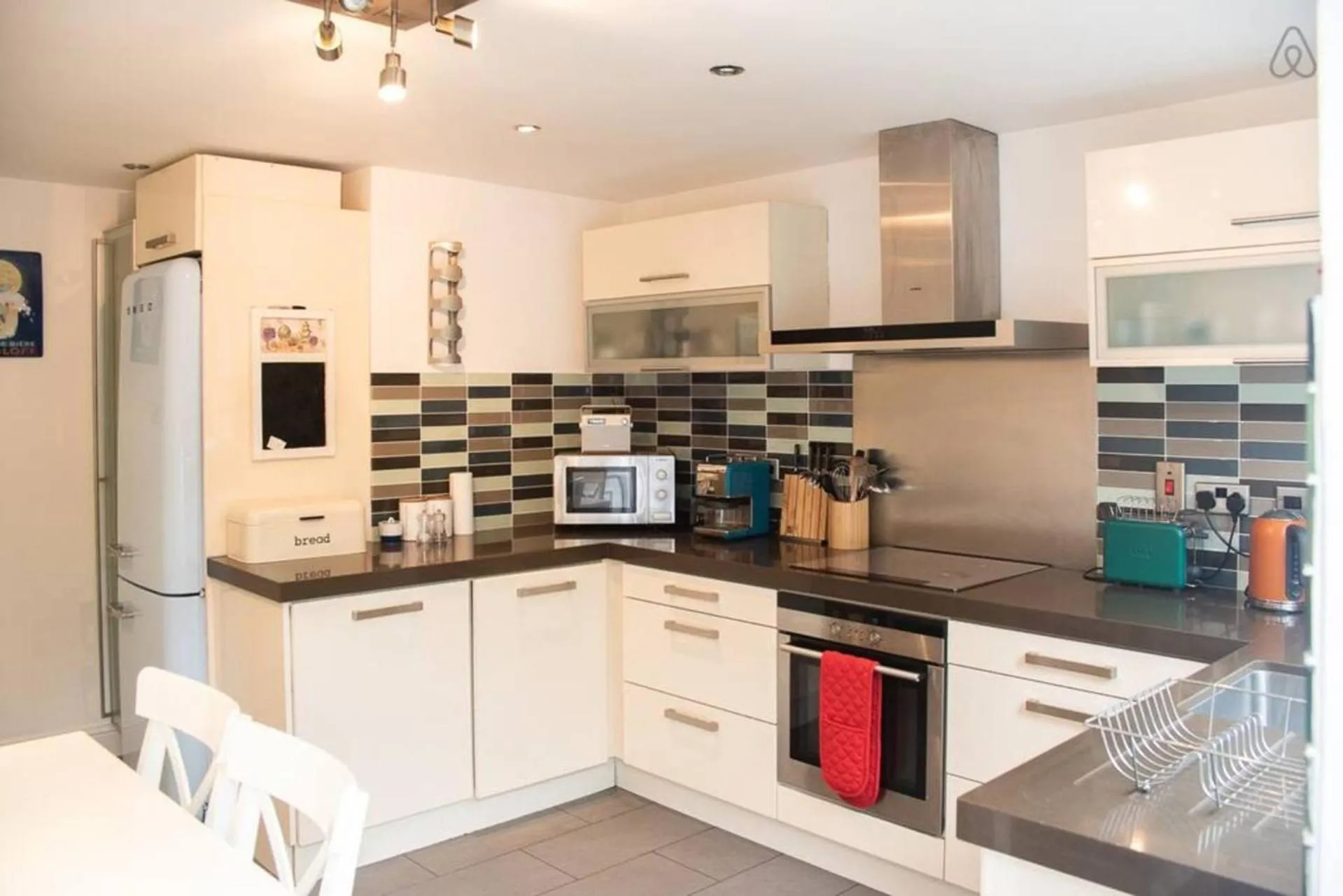 Kitchen or kitchenette in Rugby Lodge