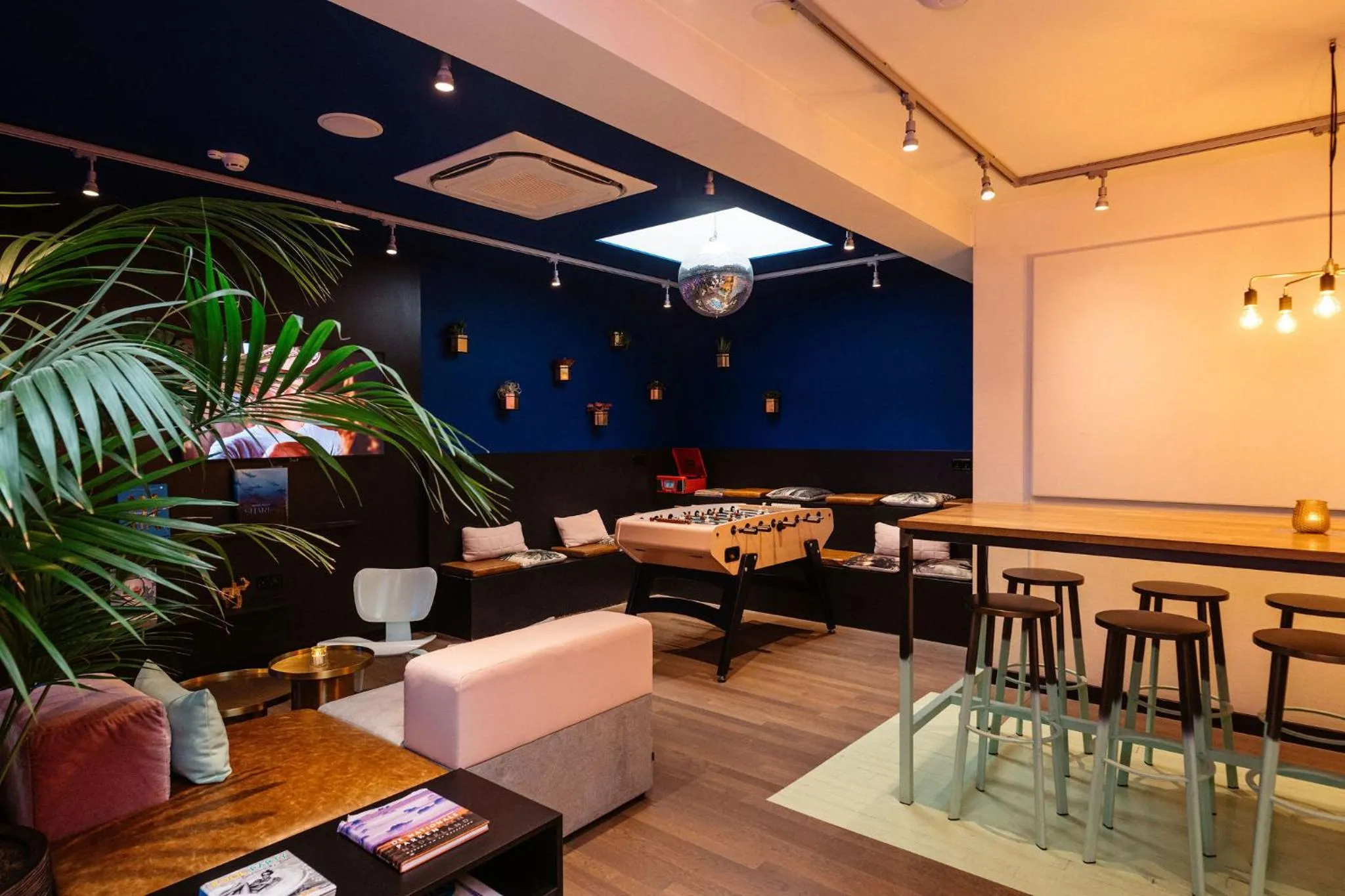 Communal lounge/ TV room in The Dutch Maastricht