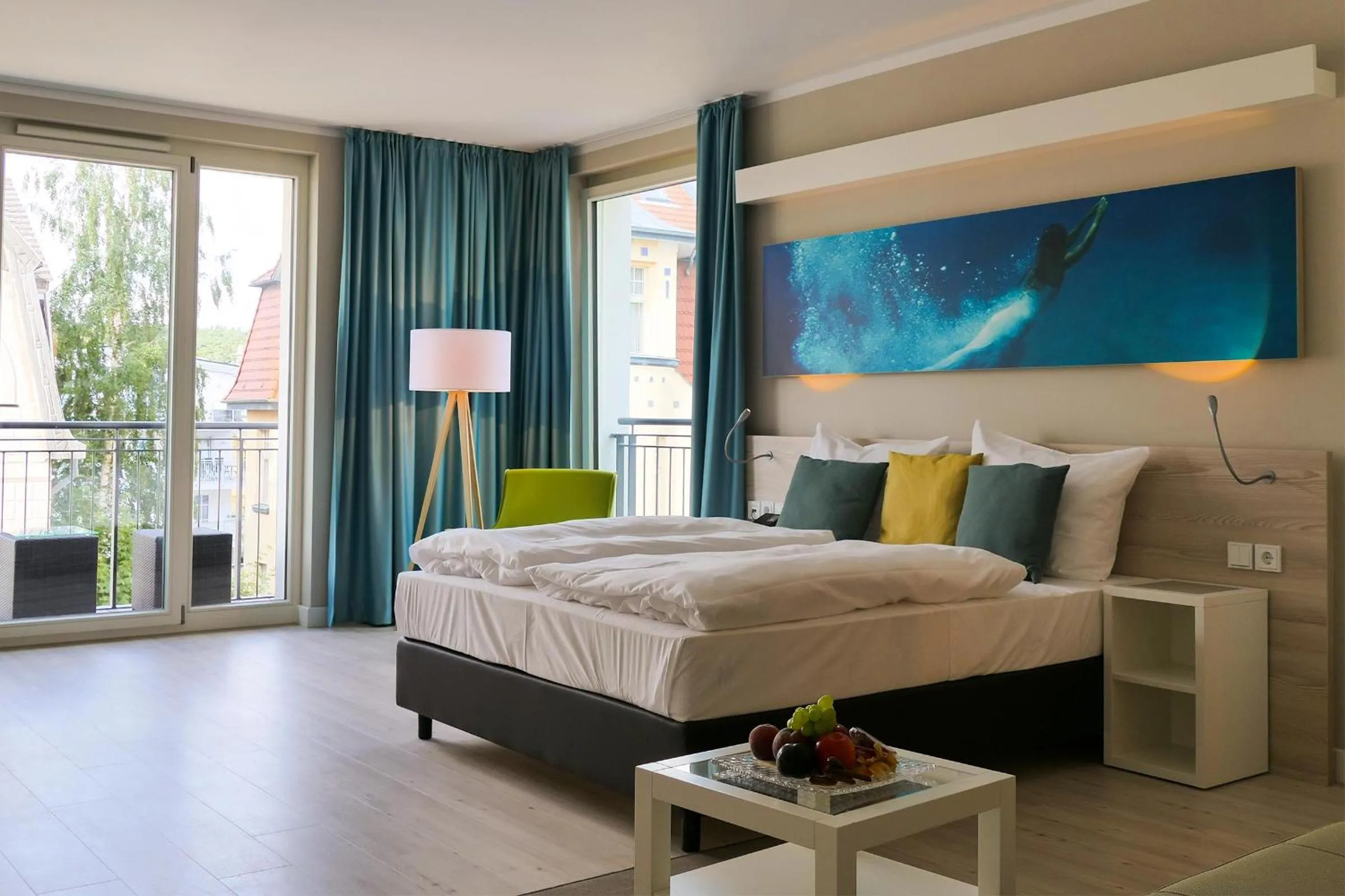 Photo of the whole room, Bed in SEETELHOTEL Kaiserstrand Beachhotel das Lifestyle-Hotel direkt am Strand