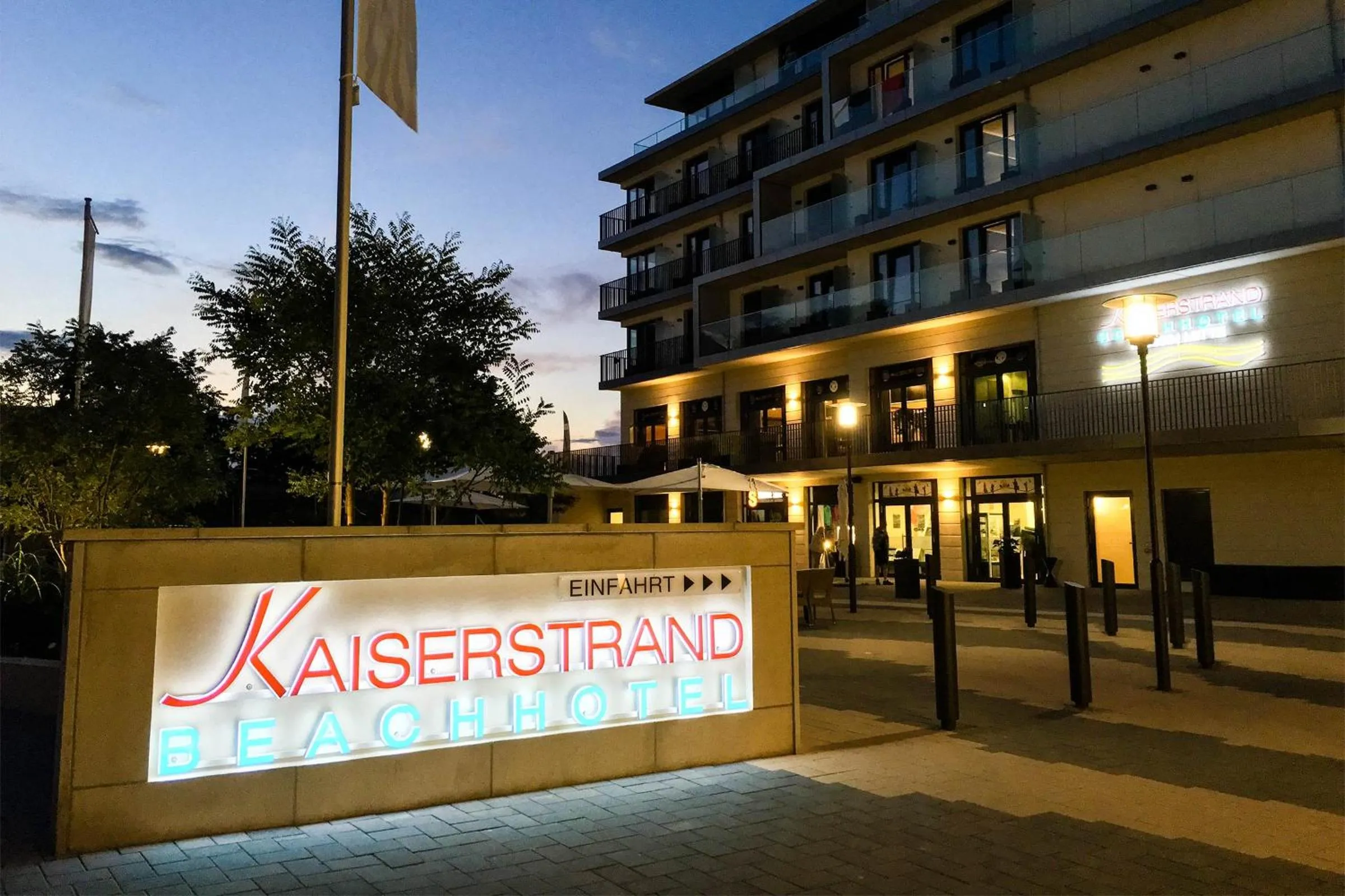 Facade/entrance in SEETELHOTEL Kaiserstrand Beachhotel das Lifestyle-Hotel direkt am Strand