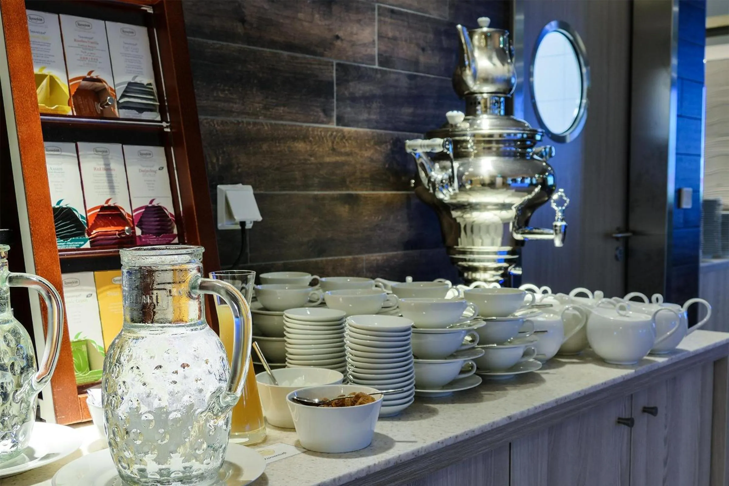 Buffet breakfast in SEETELHOTEL Kaiserstrand Beachhotel das Lifestyle-Hotel direkt am Strand