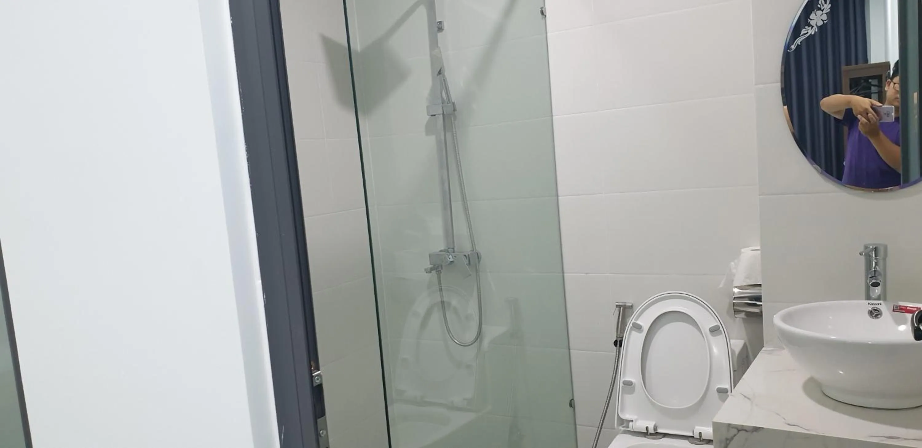 Shower in Like Family Hotel