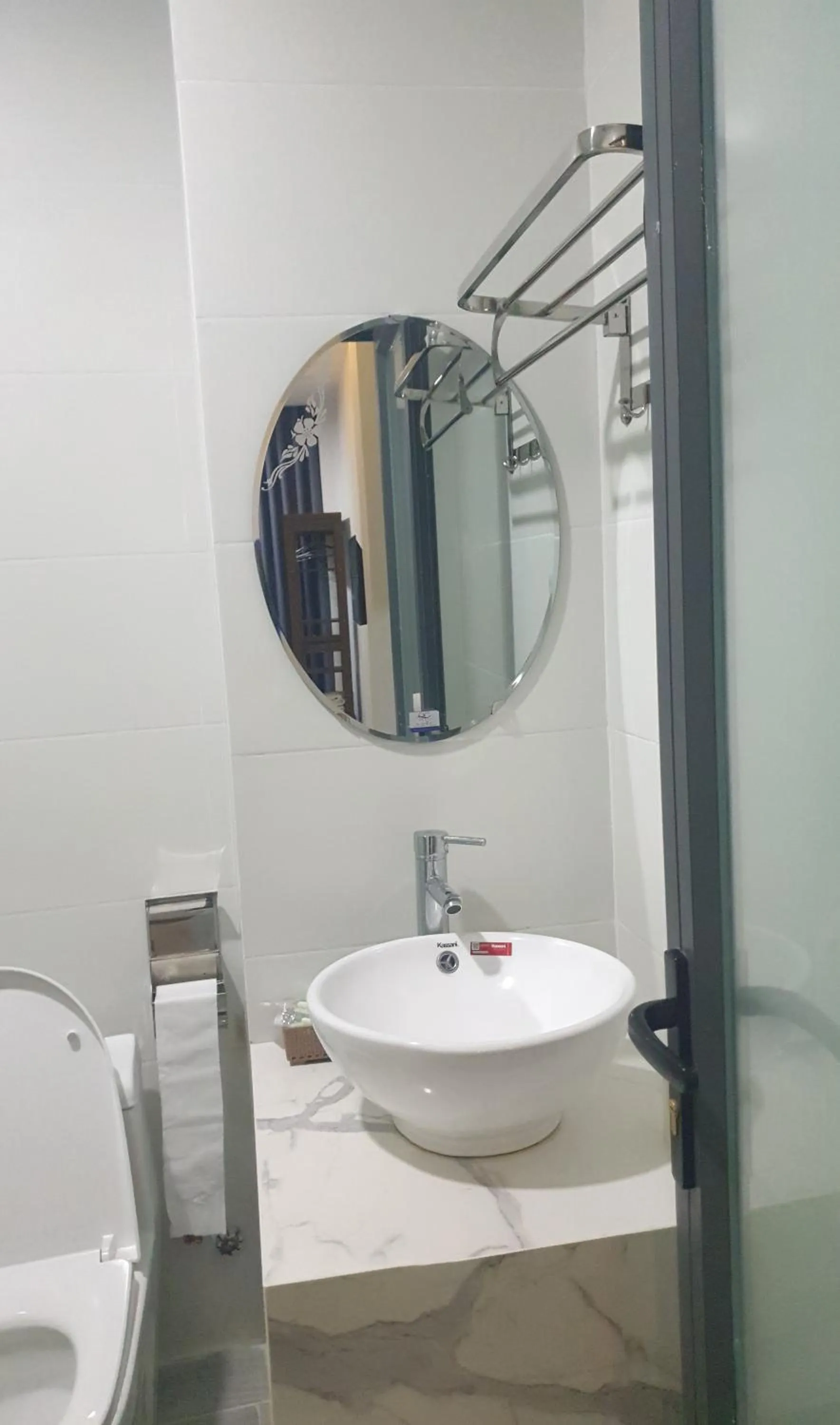 Shower in Like Family Hotel