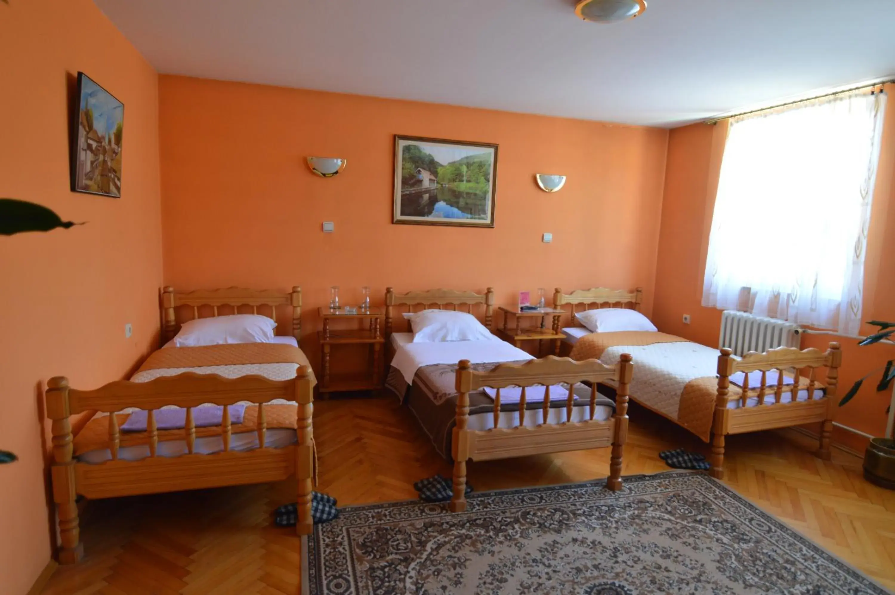Economy Triple Room in Hotel 24 jul Economy Triple Room in Hotel 24 jul