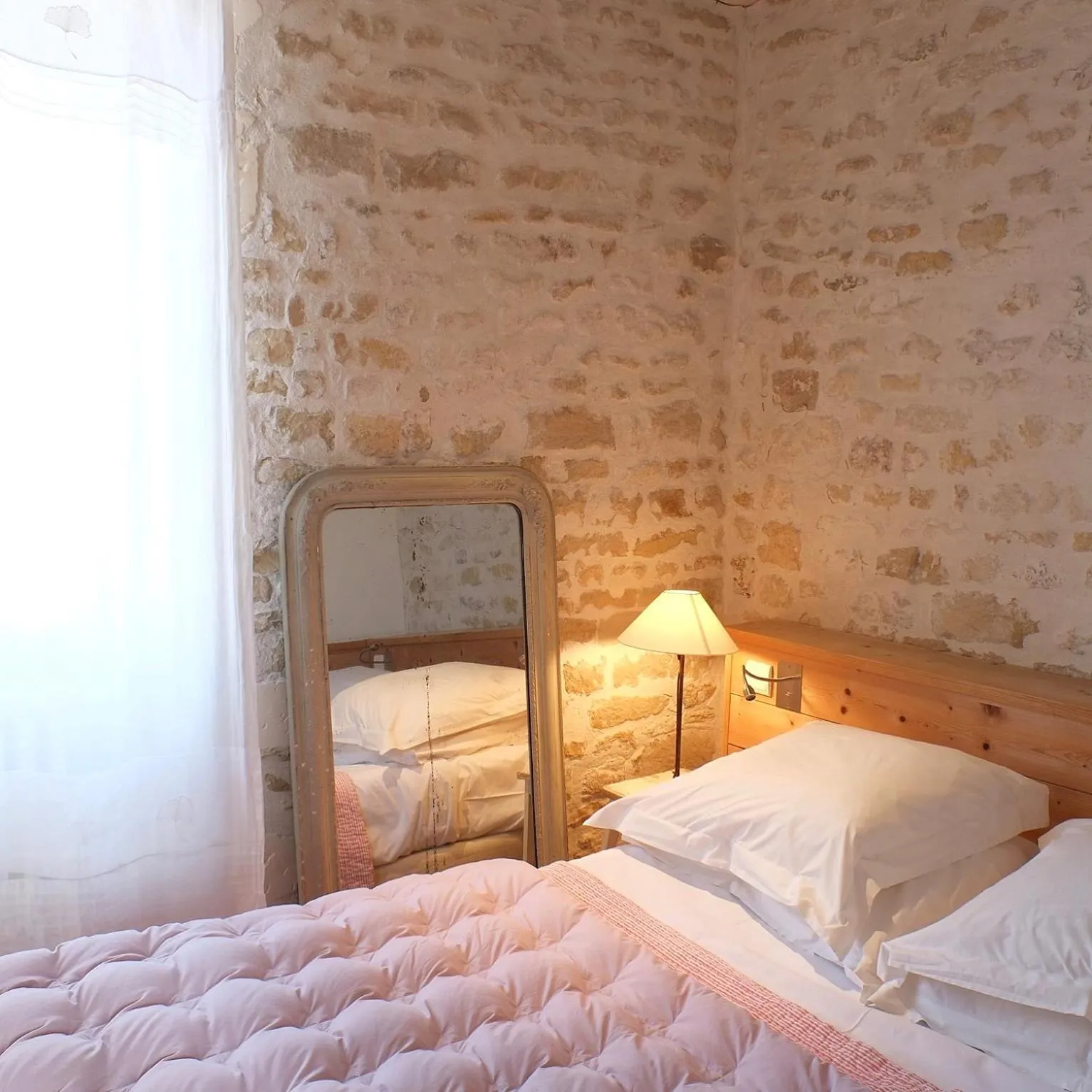 Bed in Hôtel Le Sénéchal