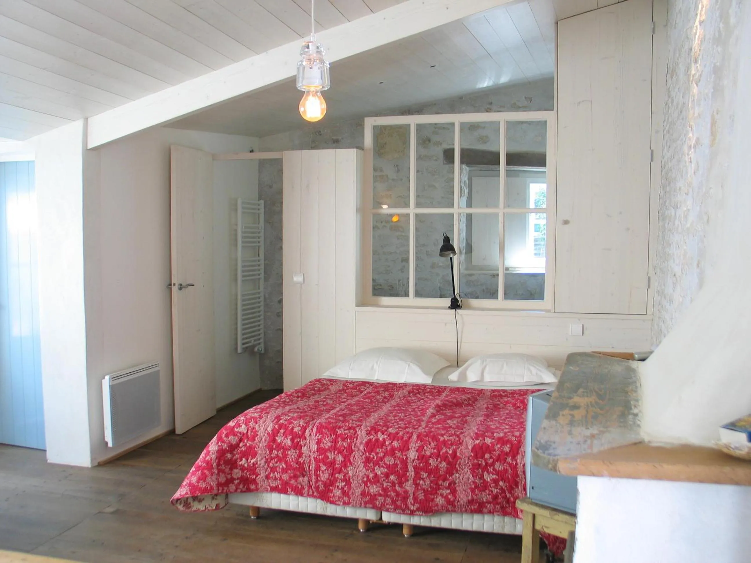 Bed in Hôtel Le Sénéchal