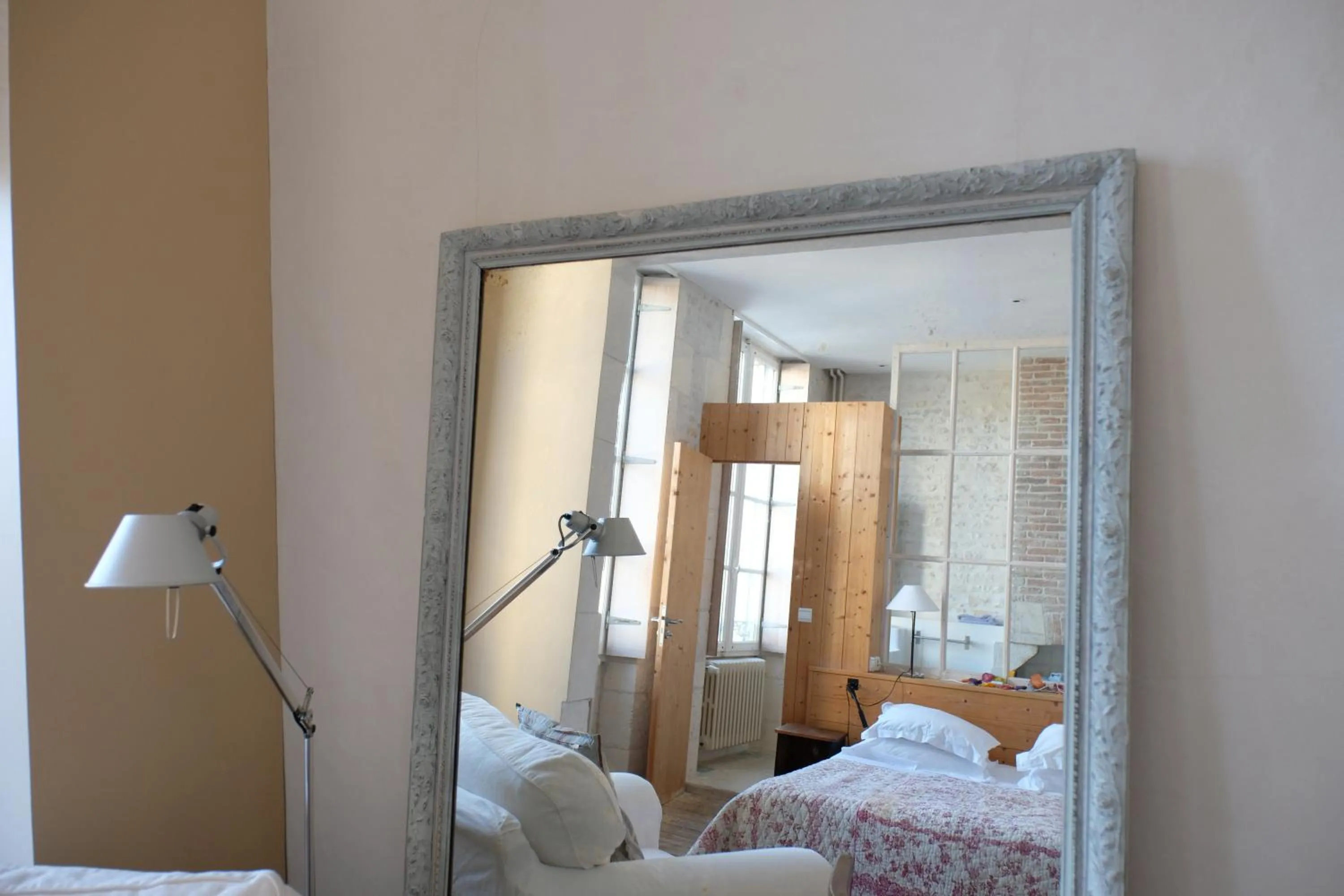 Bed in Hôtel Le Sénéchal