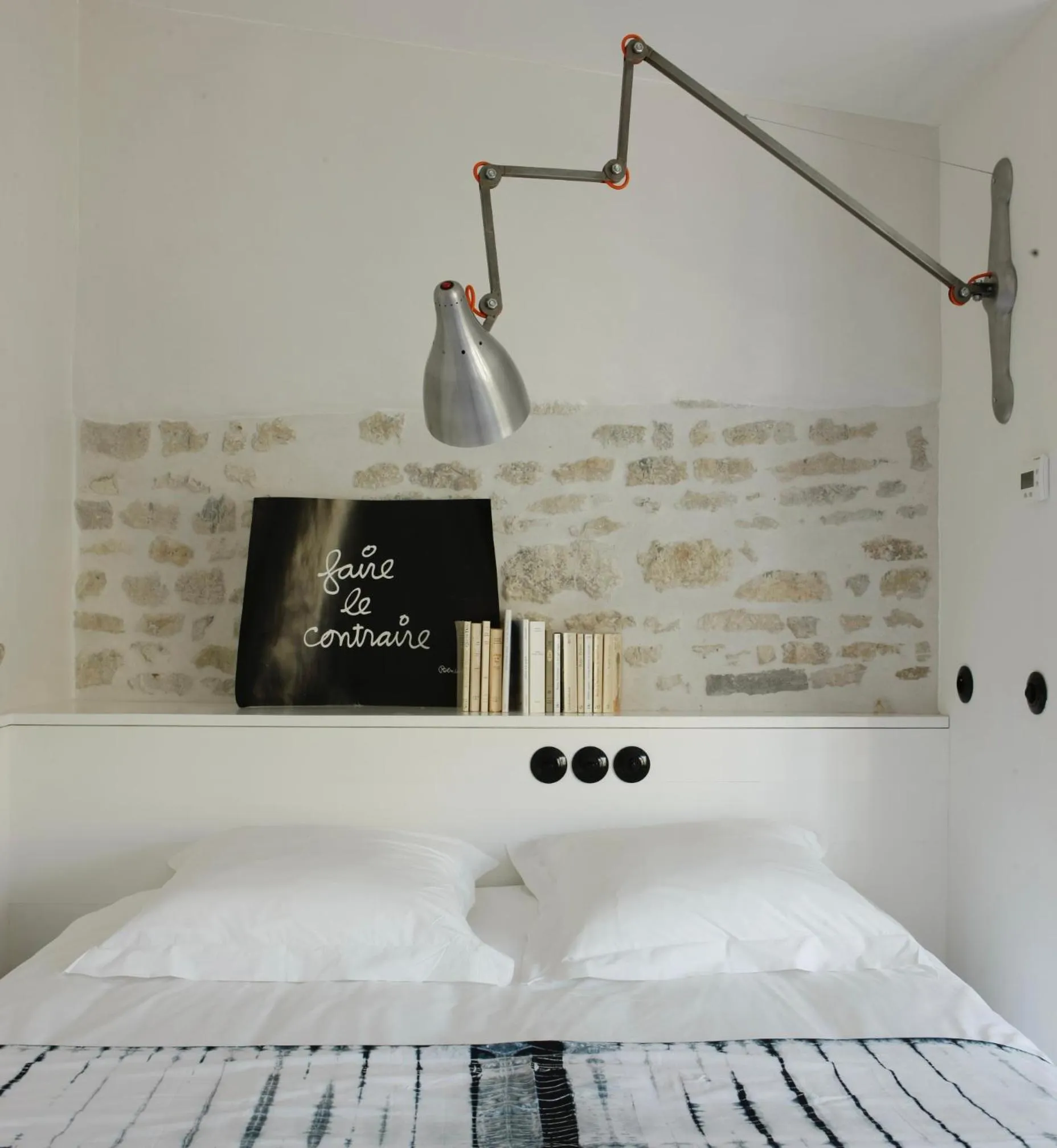 Bed in Hôtel Le Sénéchal