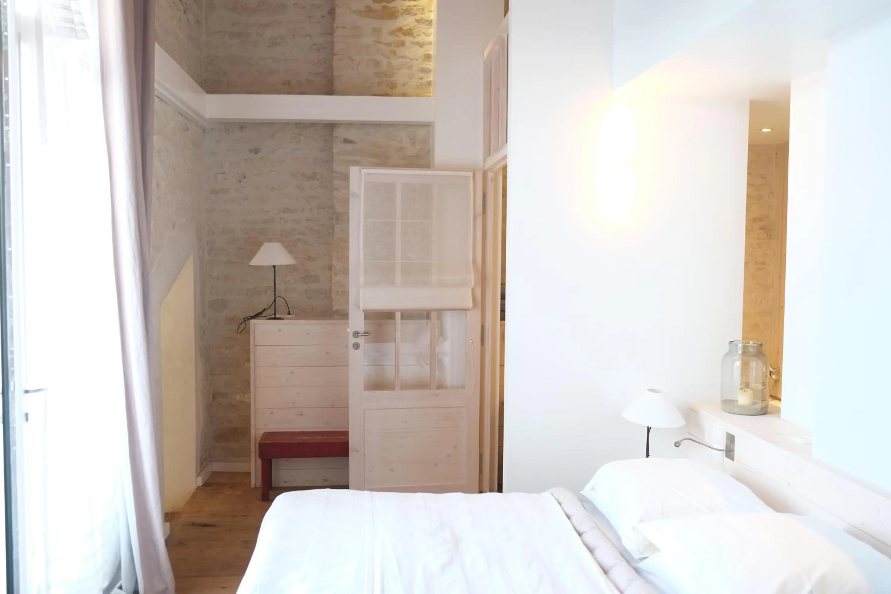 Bed in Hôtel Le Sénéchal