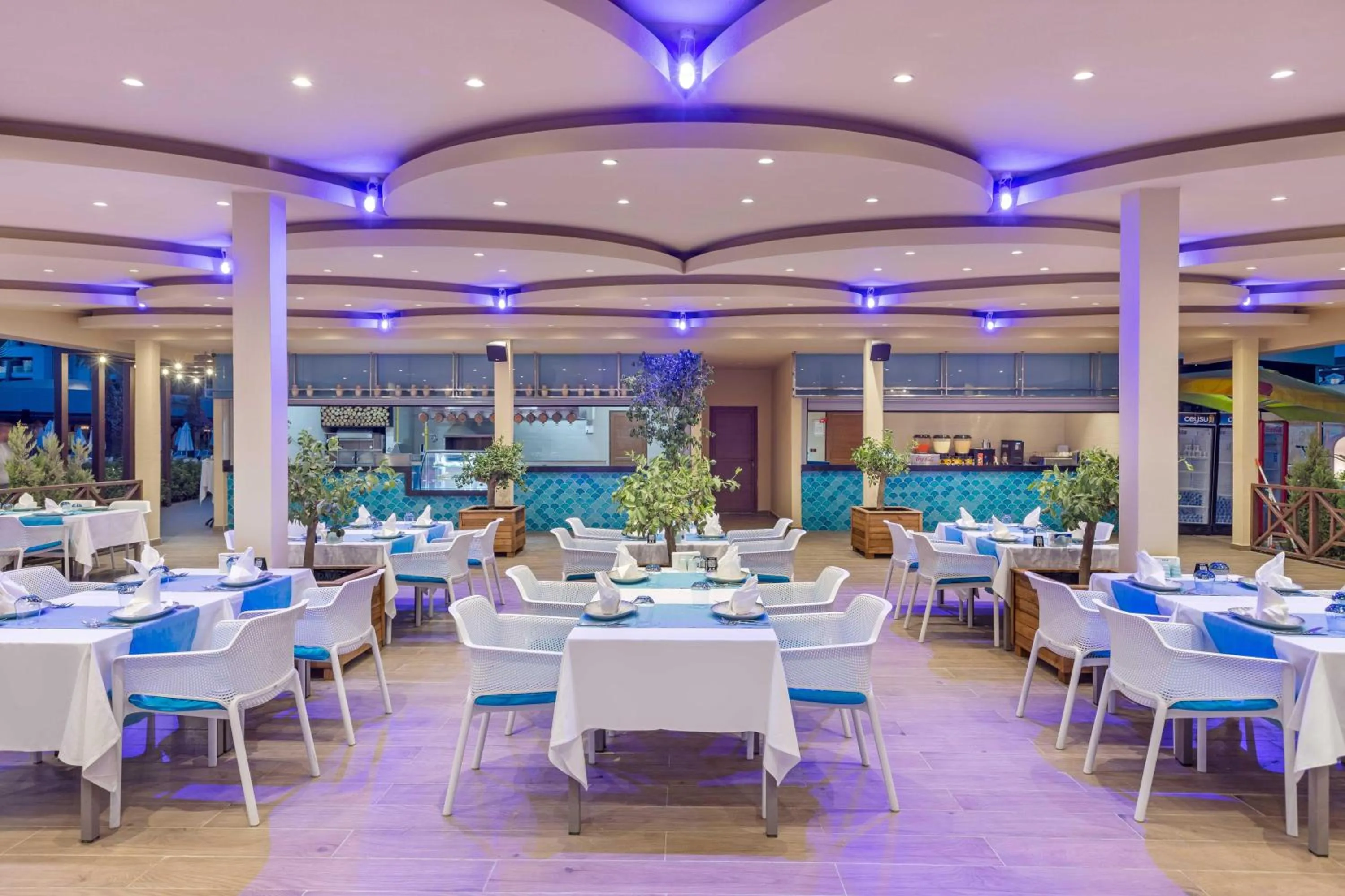 Restaurant/places to eat in Kirman Belazur Resort & Spa