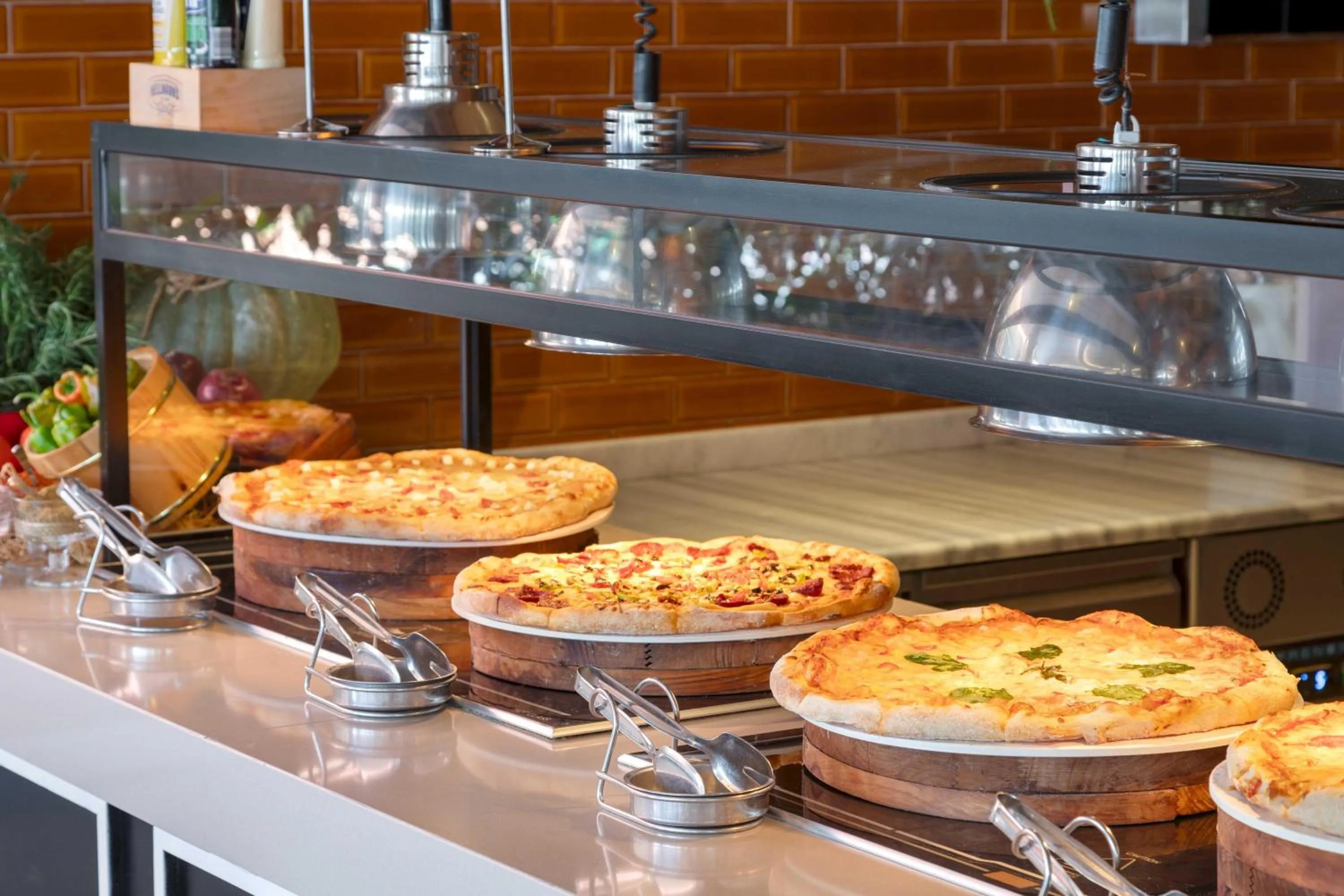 Restaurant/places to eat in Kirman Belazur Resort & Spa