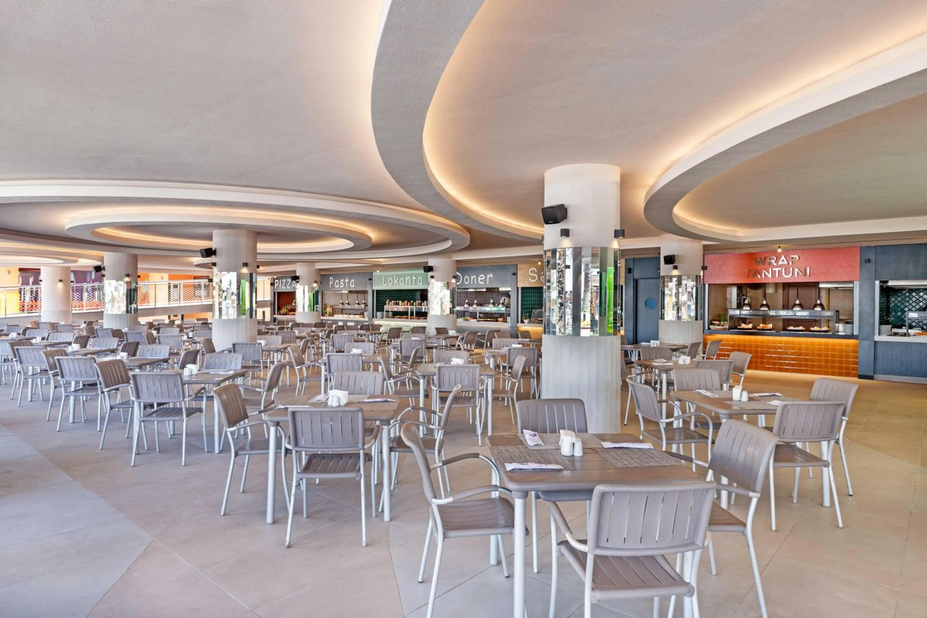 Restaurant/places to eat in Kirman Belazur Resort & Spa