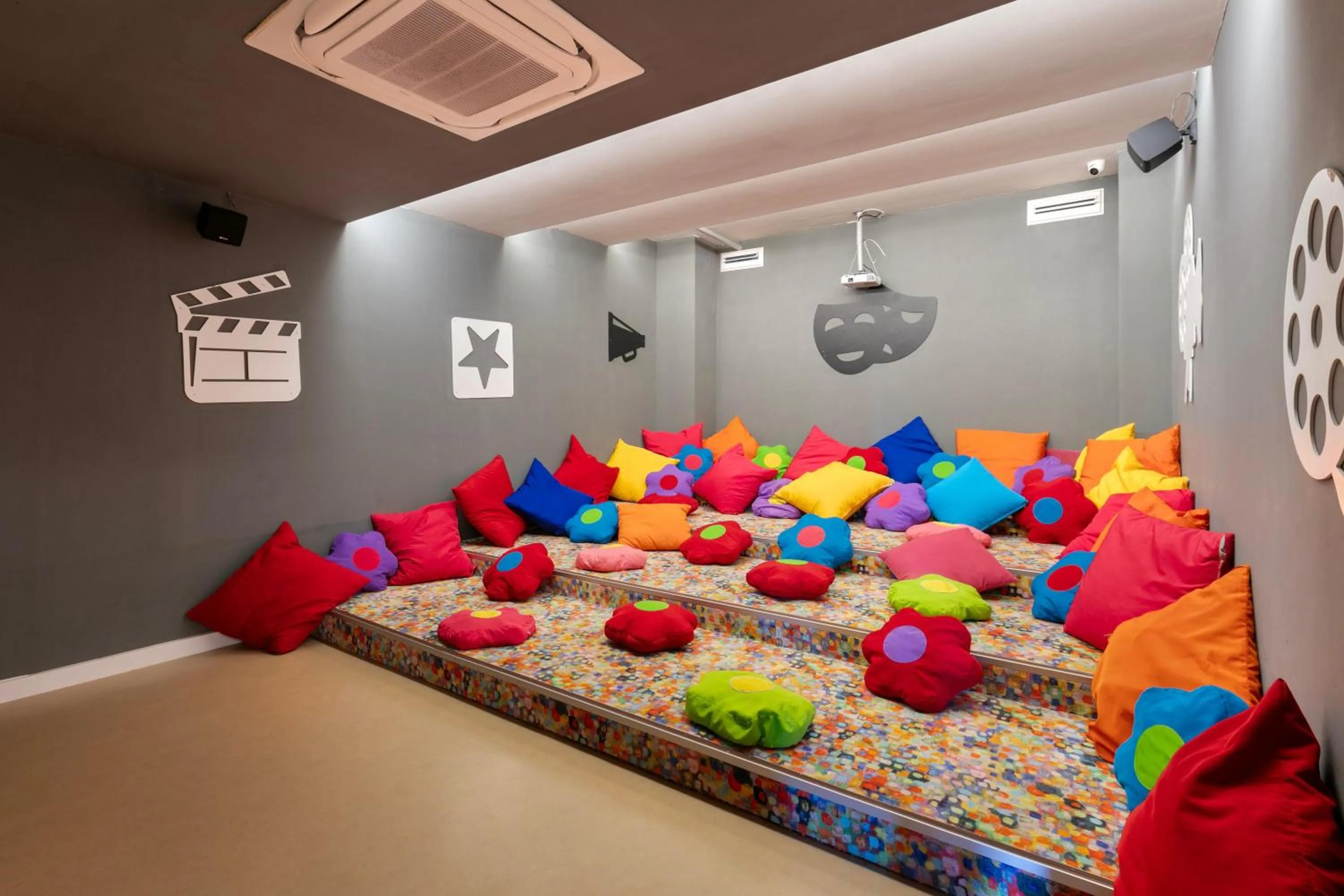 children, Bed in Kirman Belazur Resort & Spa
