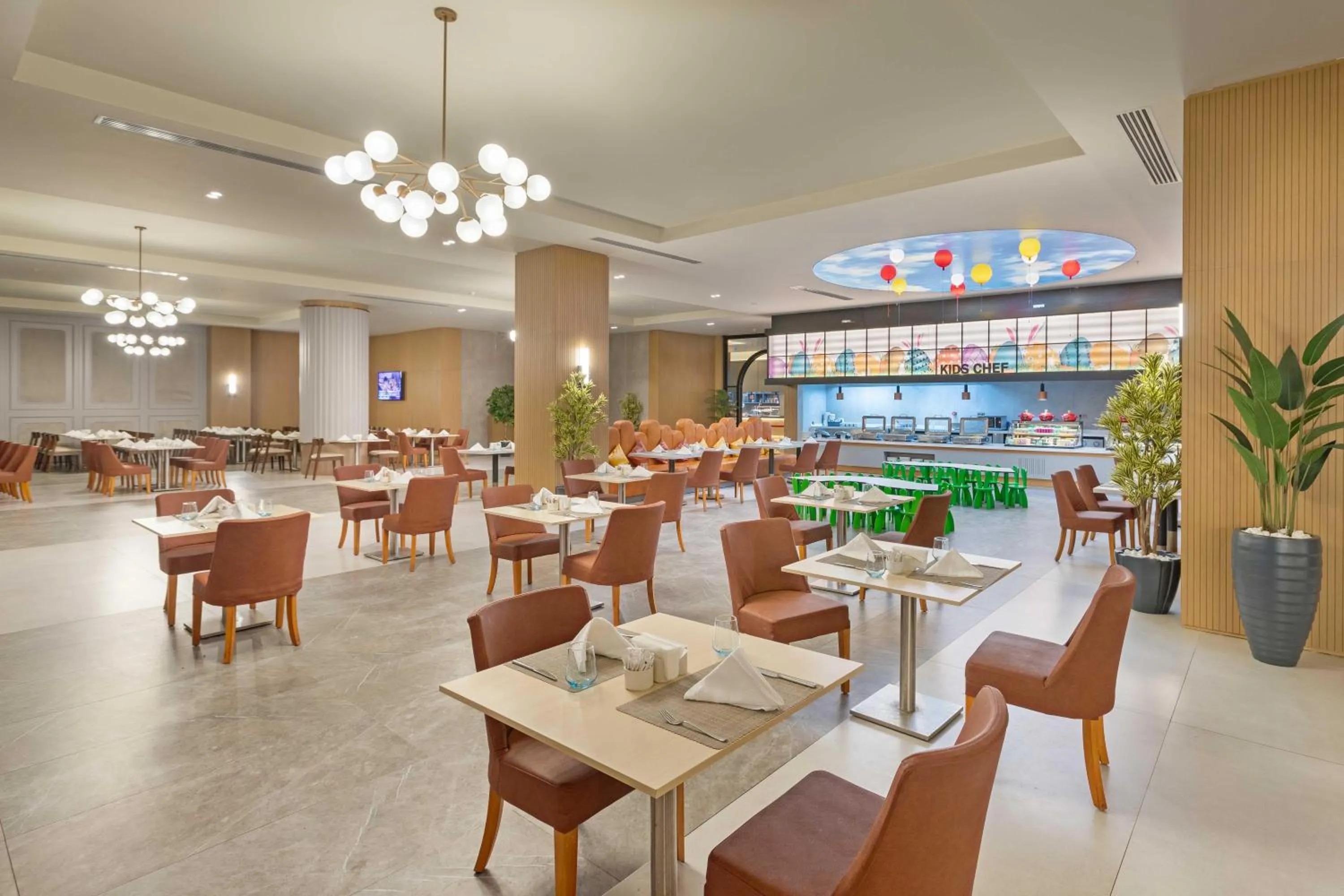 Restaurant/places to eat in Kirman Belazur Resort & Spa