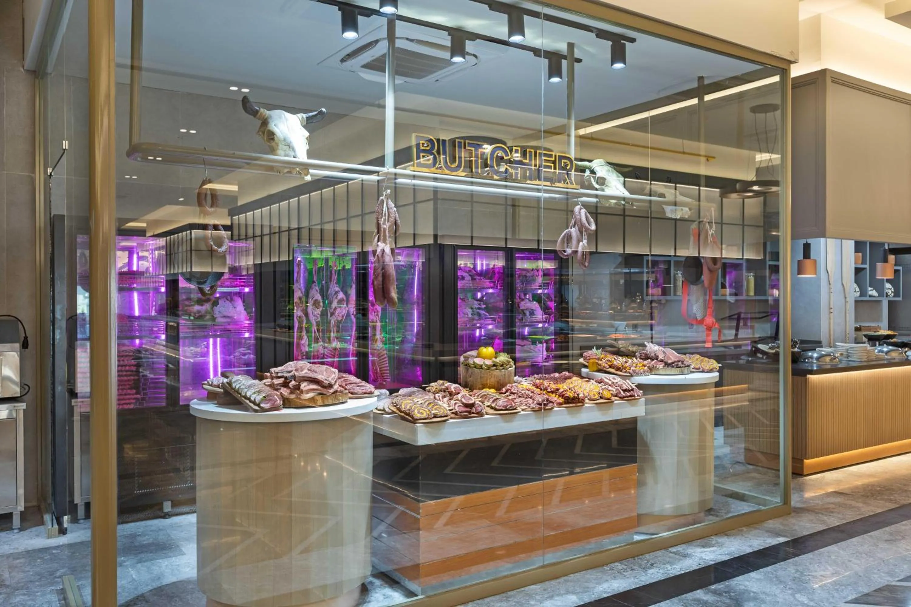 Restaurant/places to eat in Kirman Belazur Resort & Spa