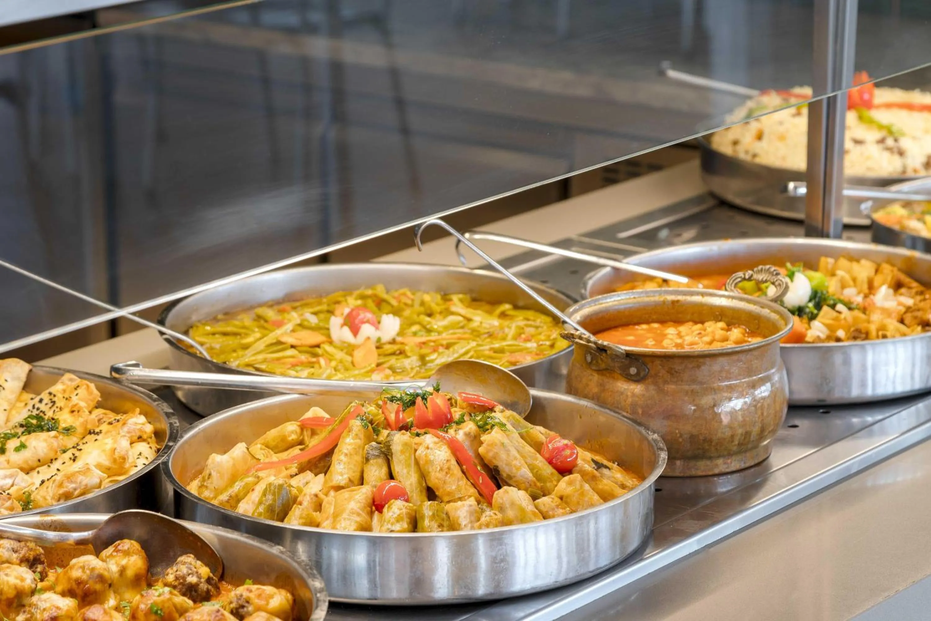 Restaurant/places to eat in Kirman Belazur Resort & Spa