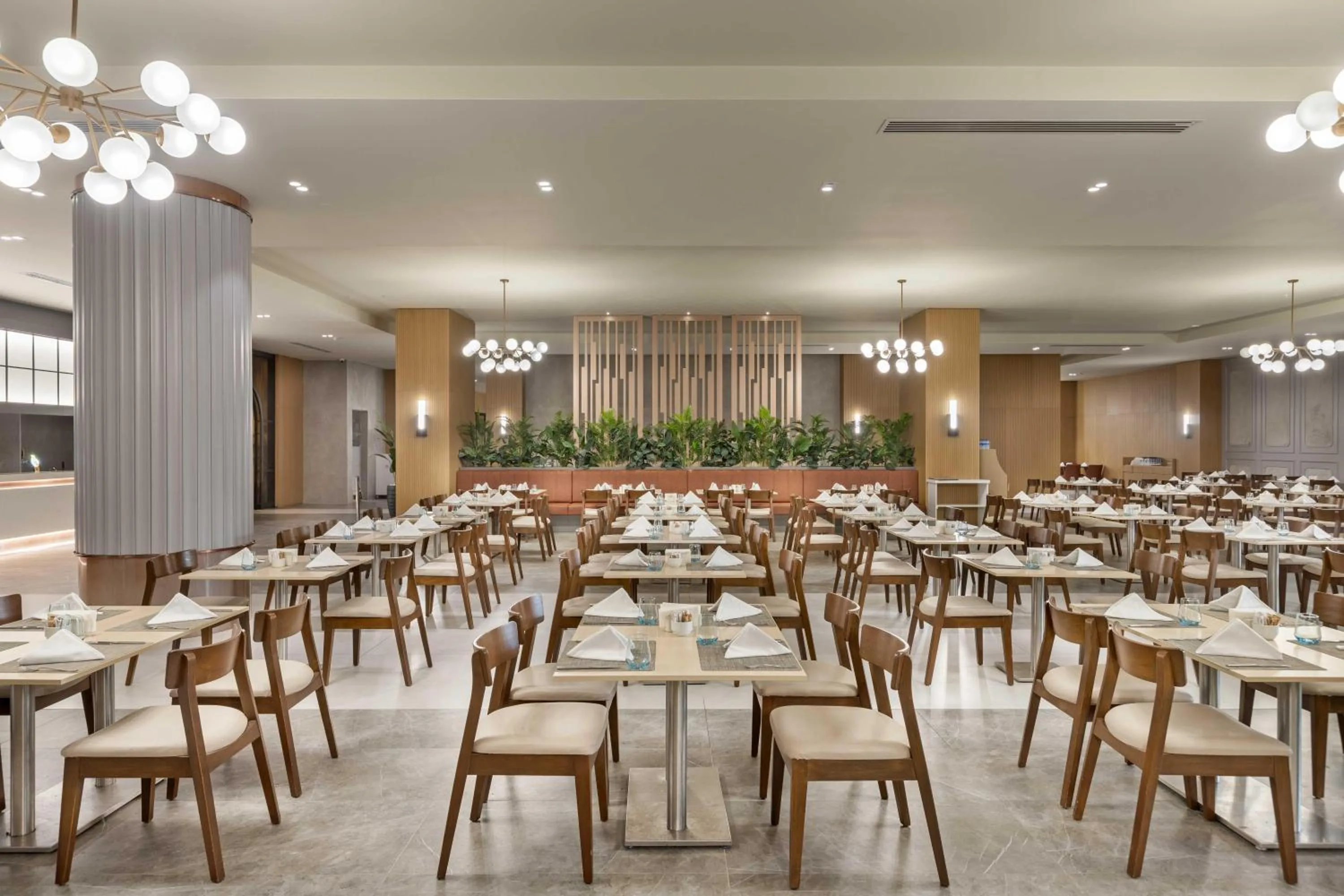 Restaurant/places to eat in Kirman Belazur Resort & Spa