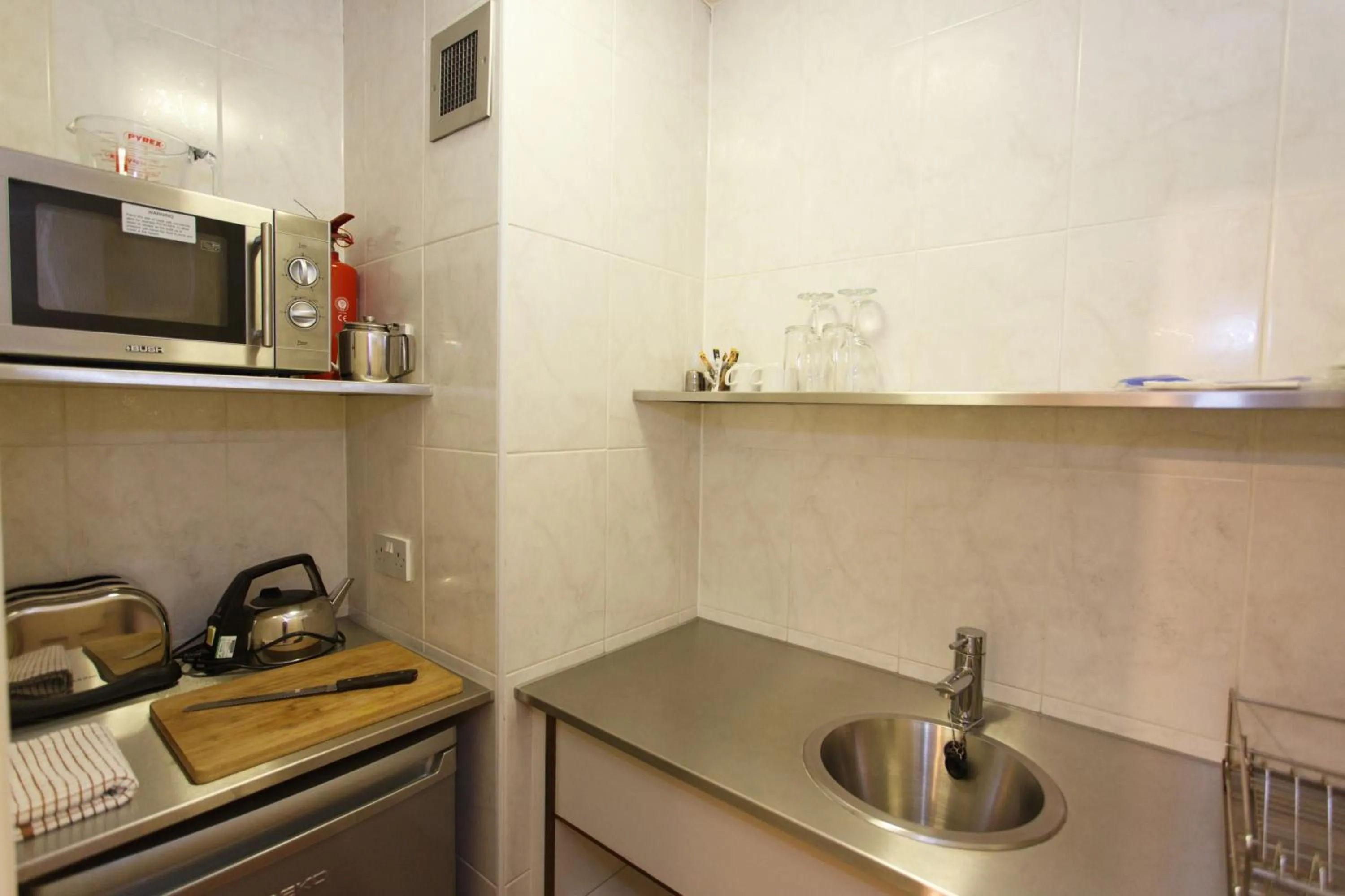 Kitchen or kitchenette in Morgan Hotel