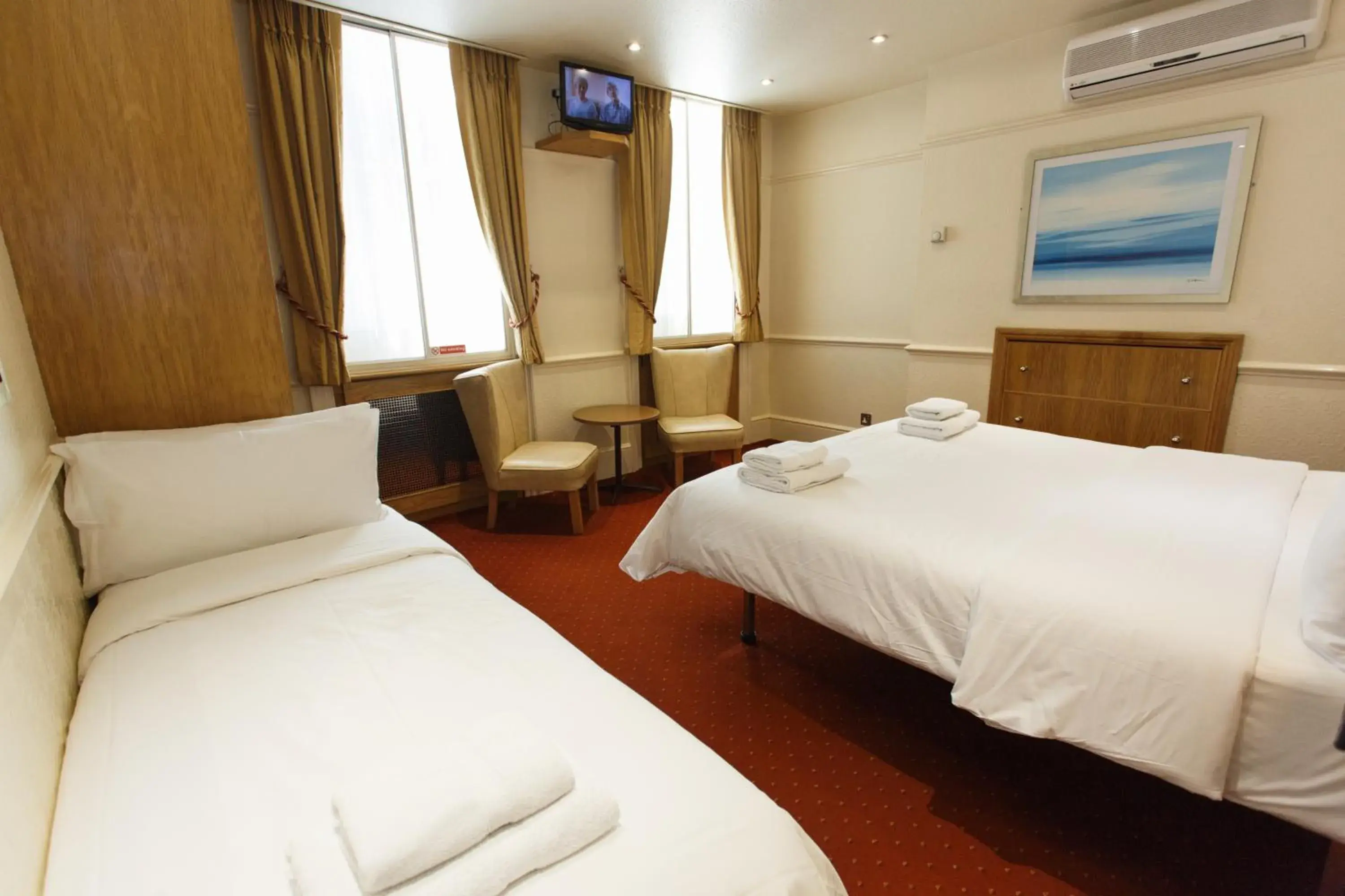 Day, Bed in Morgan Hotel Day, Bed in Morgan Hotel