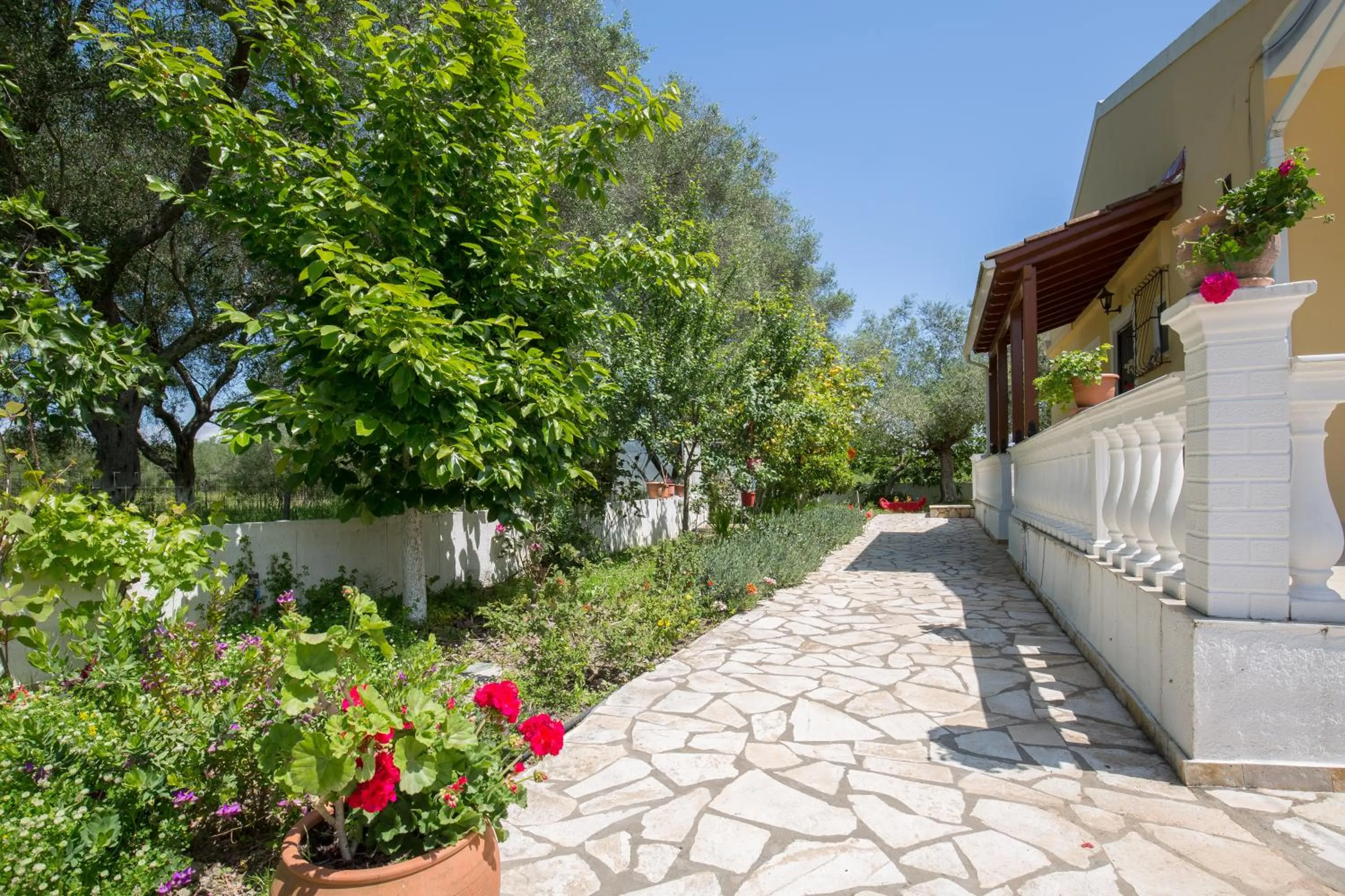 Garden in Karia Holiday Home