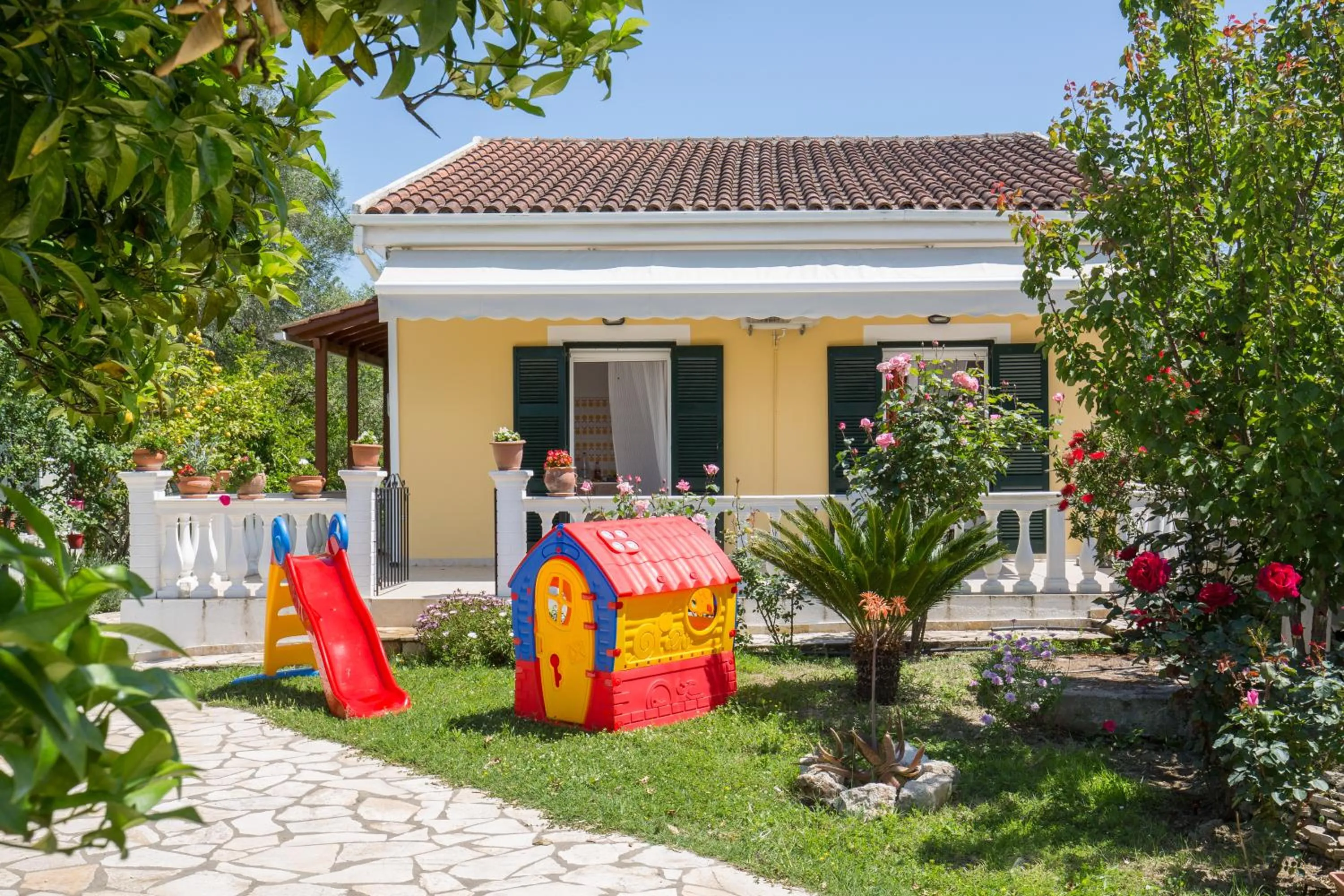 Garden in Karia Holiday Home