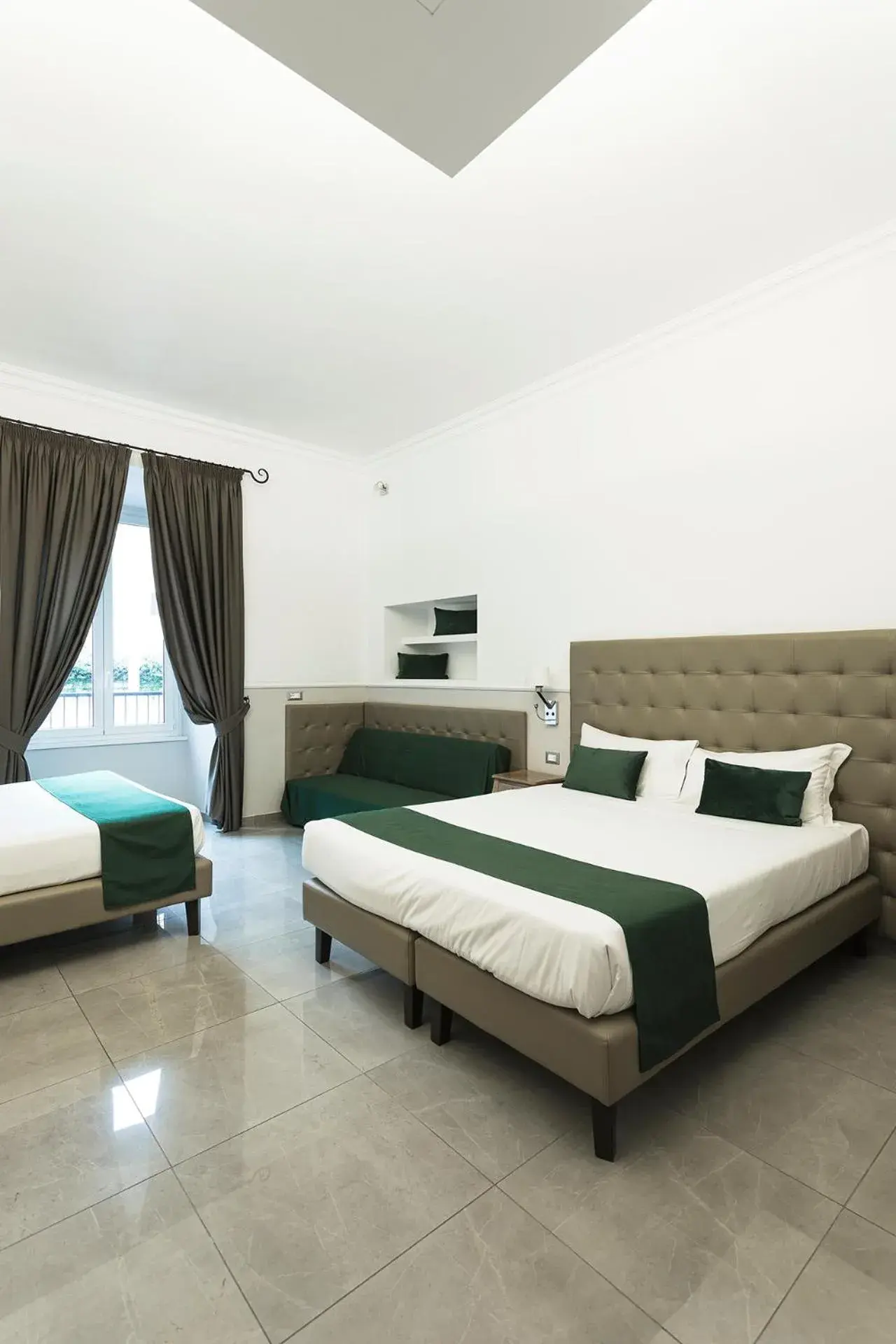 Premium Quadruple Room in Vaticano Luxury Guest House Premium Quadruple Room in Vaticano Luxury Guest House