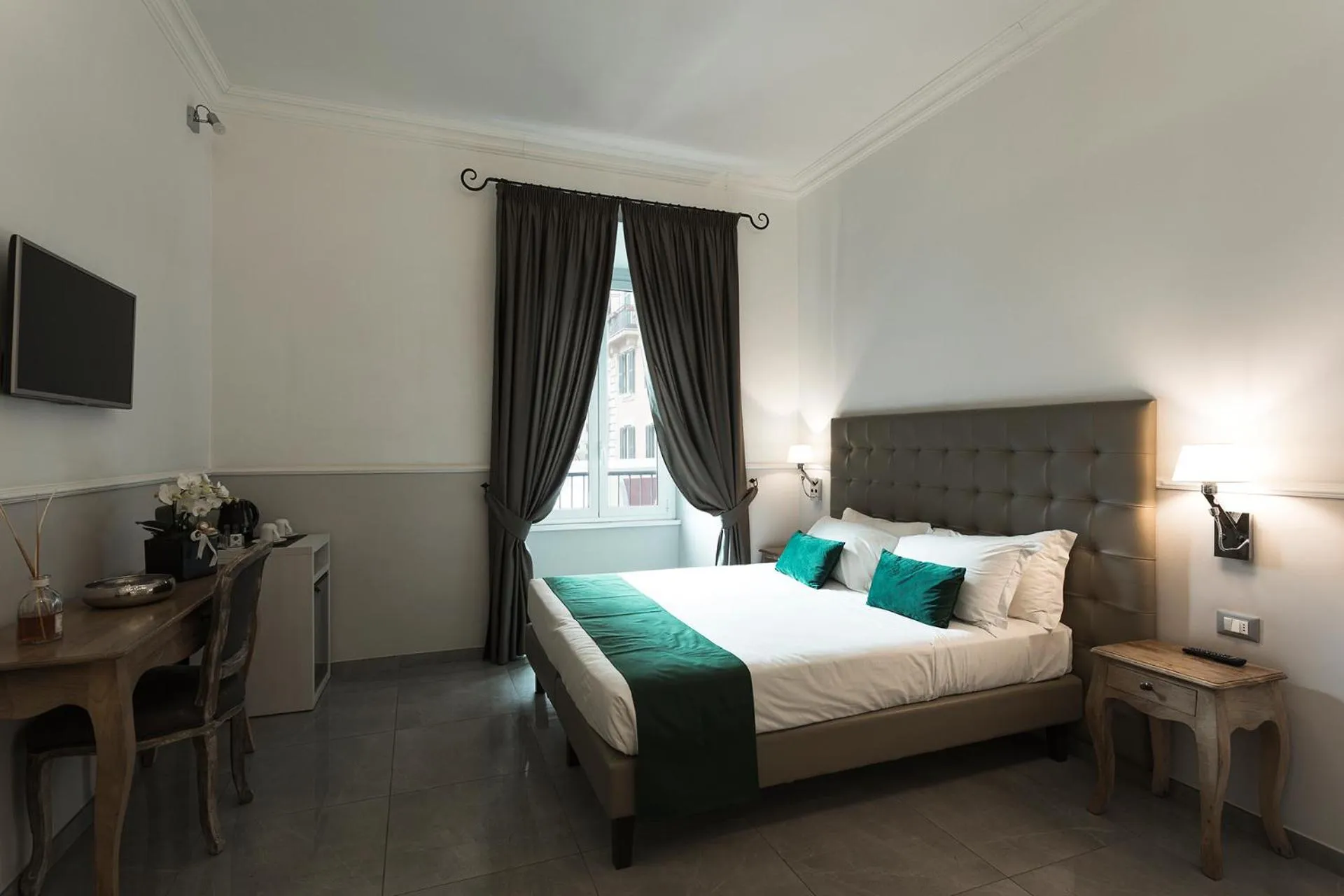 Photo of the whole room, Bed in Vaticano Luxury Guest House