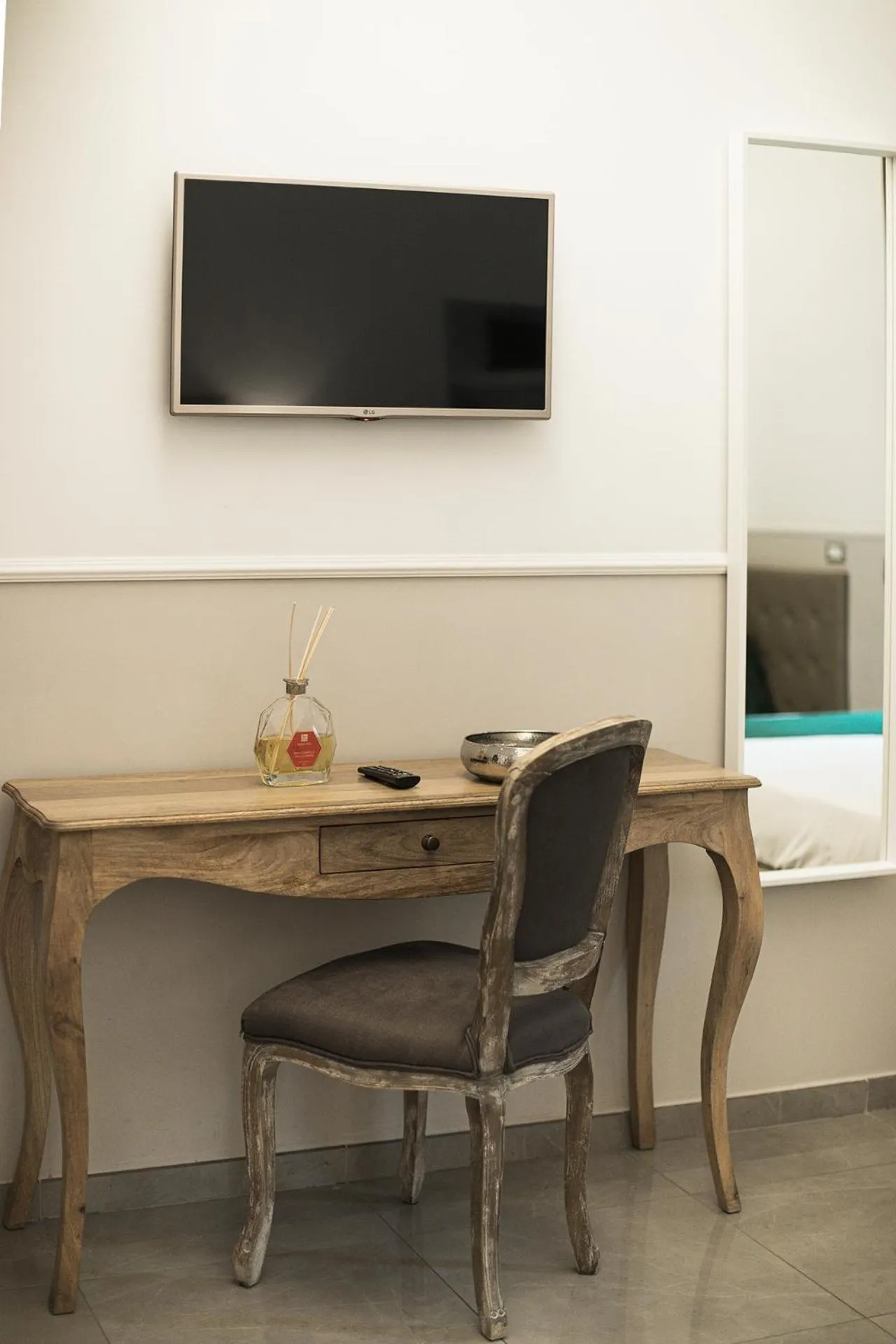 TV and multimedia in Vaticano Luxury Guest House