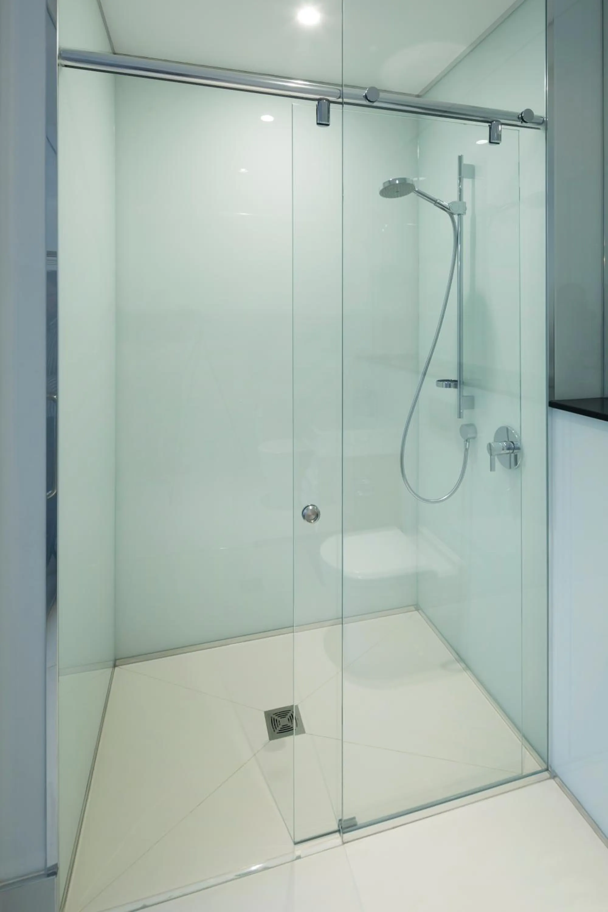 Shower in The Z Hotel Gloucester Place