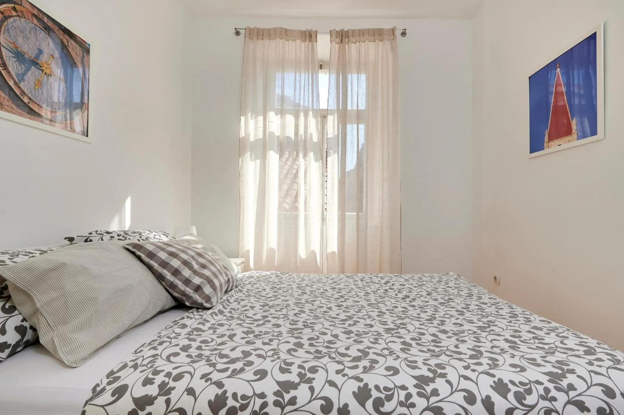 Bedroom, Bed in Apartment Tin
