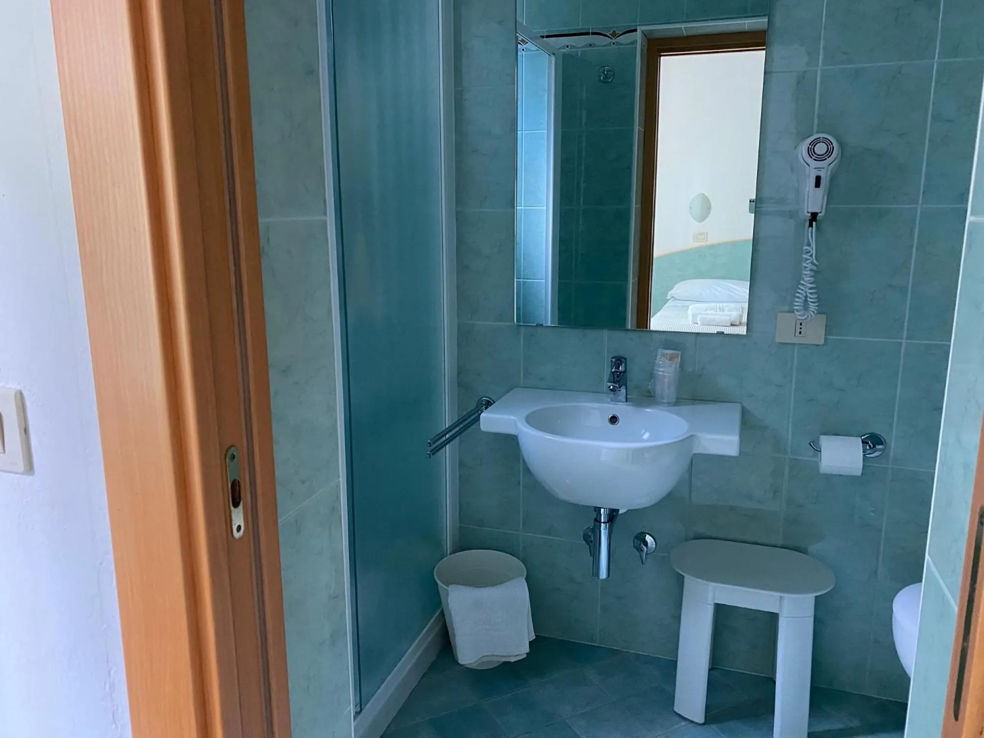 Shower in Hotel Chery