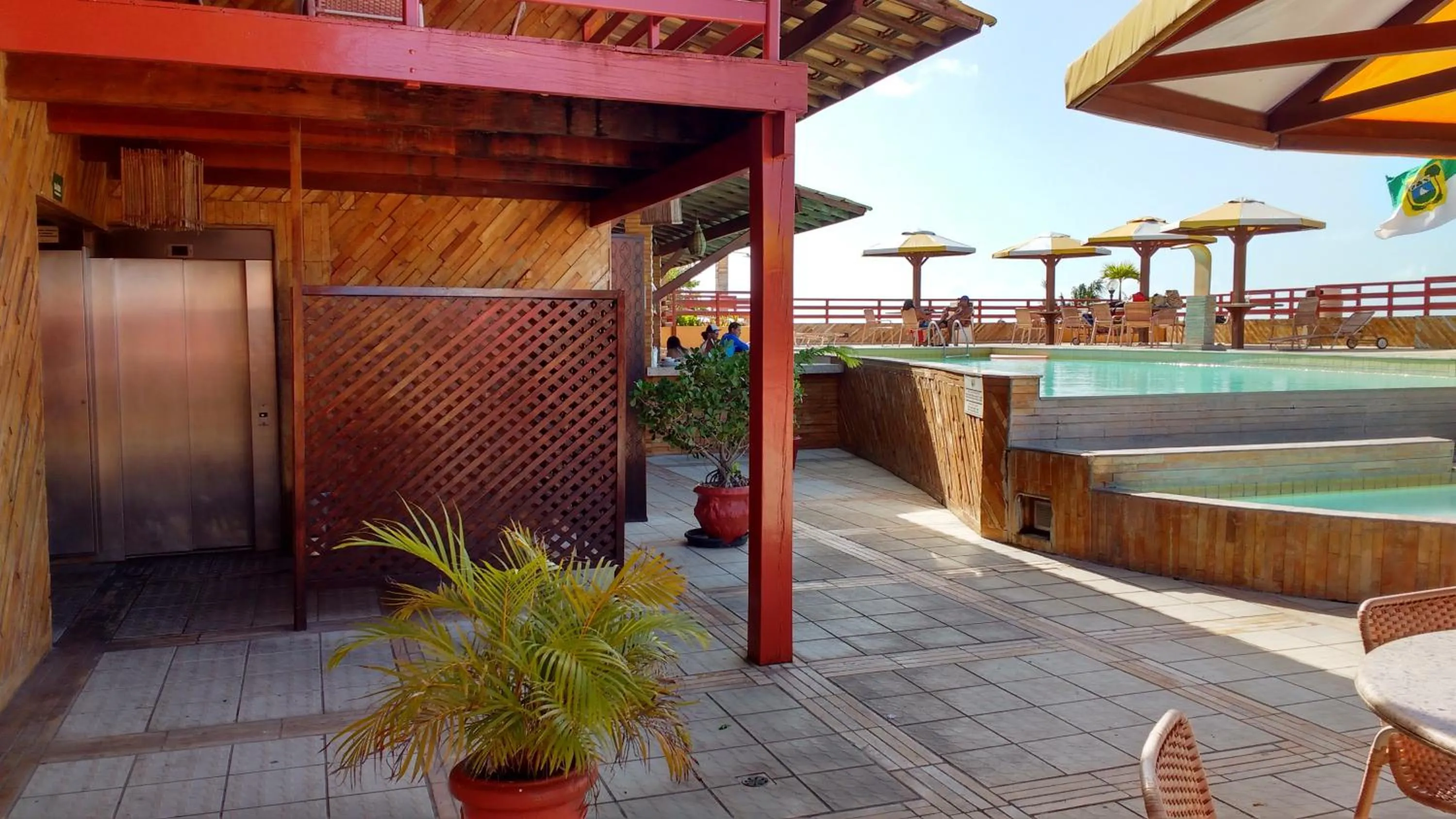 Swimming pool in Pipa's Bay Apartamentos