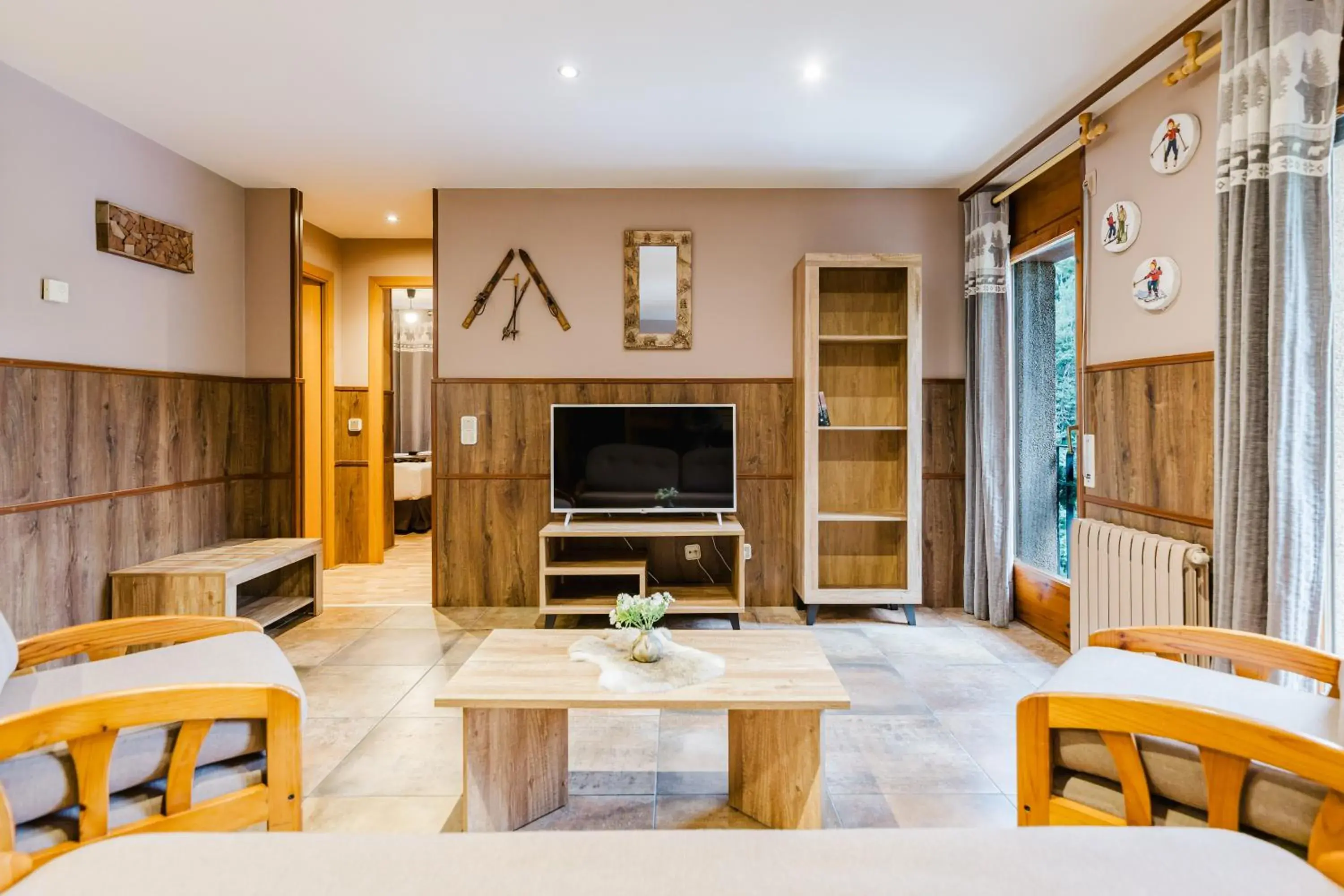 Apartment with Mountain View in Apartaments La Neu-Mountain Lodges & Restaurant Apartment with Mountain View in Apartaments La Neu-Mountain Lodges & Restaurant