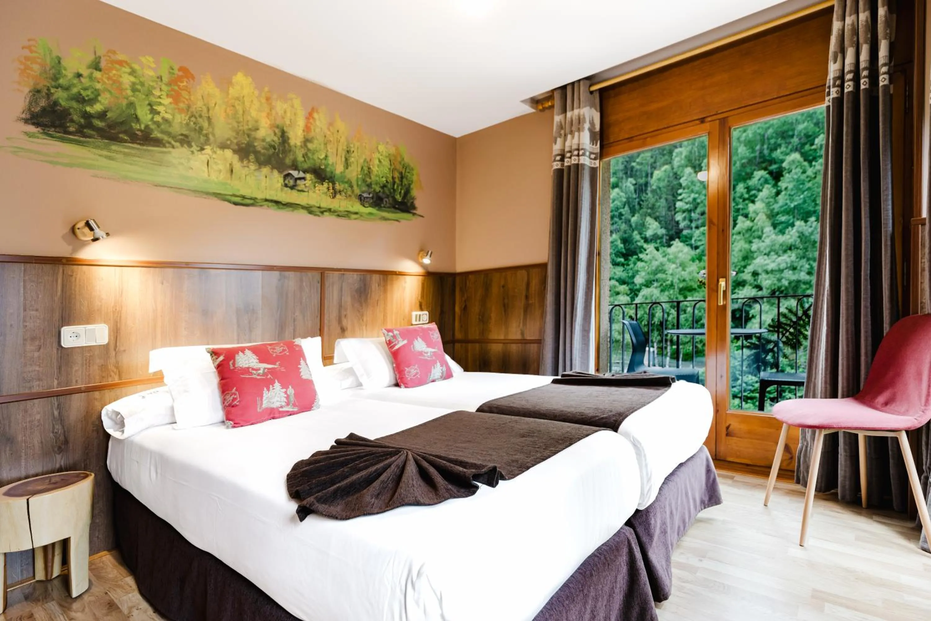 Apartaments La Neu-Mountain Lodges & Restaurant