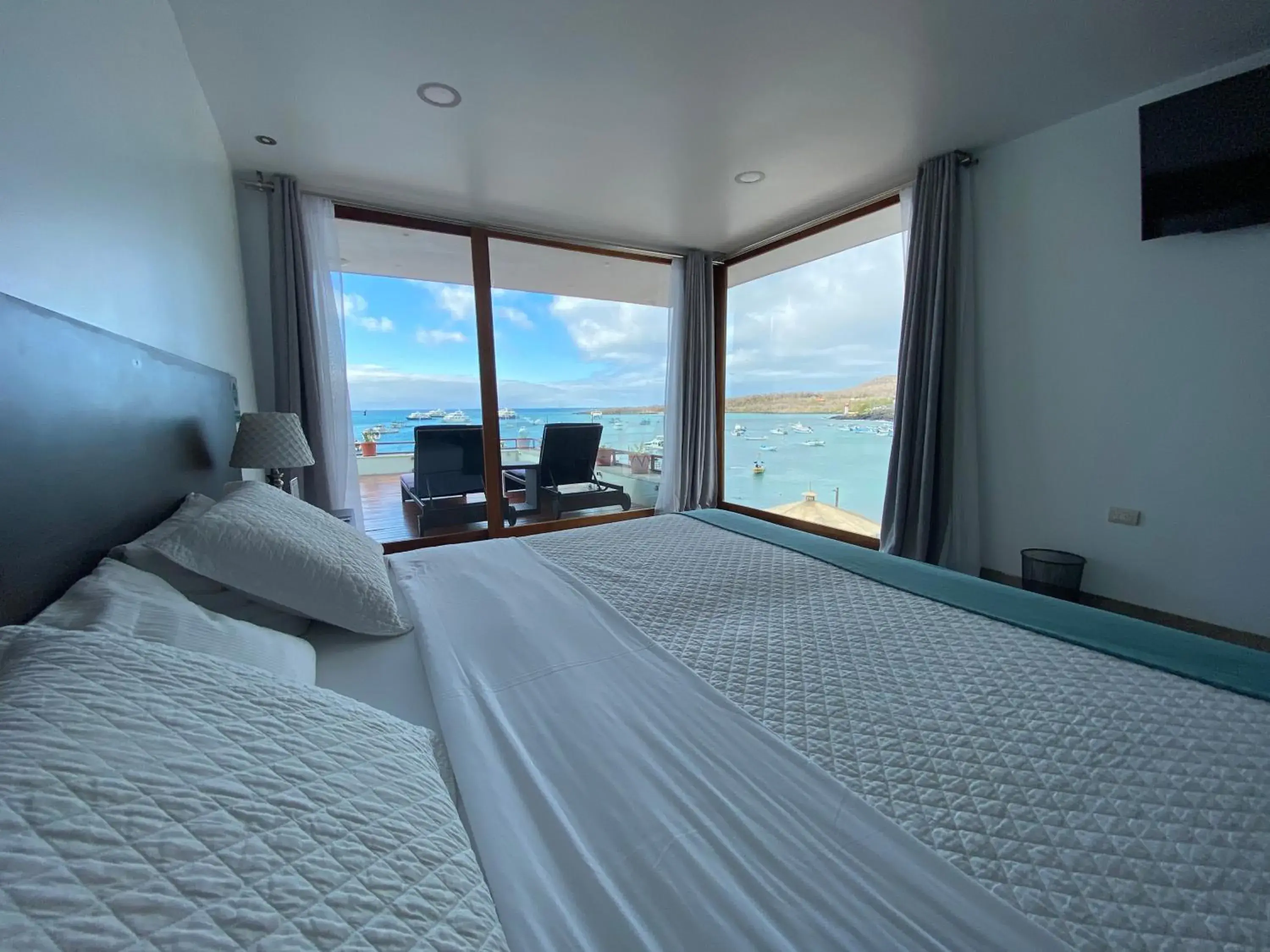 Deluxe Double Room with Balcony and Sea View - single occupancy in Galapagos Sunset Hotel Deluxe Double Room with Balcony and Sea View - single occupancy in Galapagos Sunset Hotel