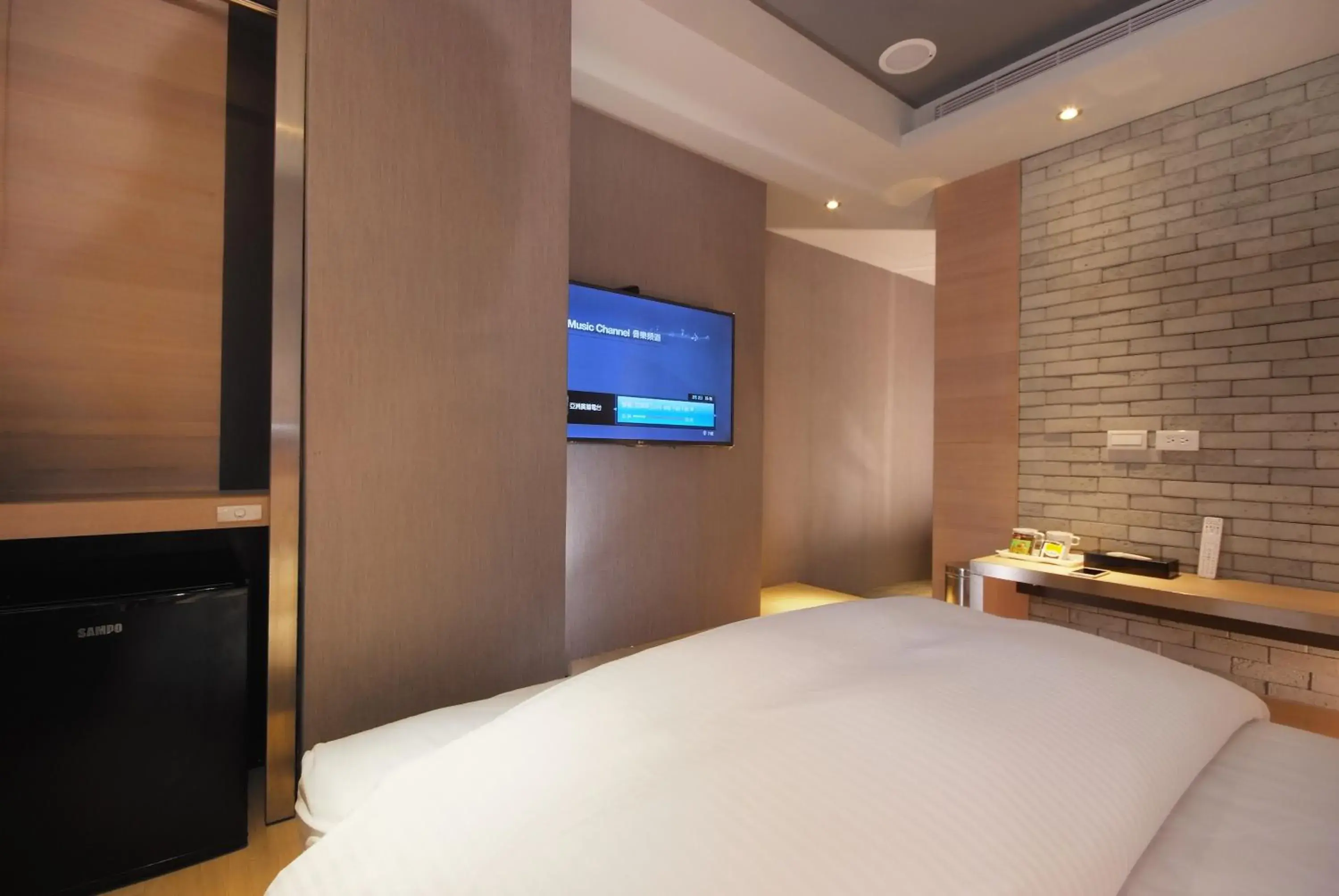 Budget Double Room in Guest Hotel Budget Double Room in Guest Hotel