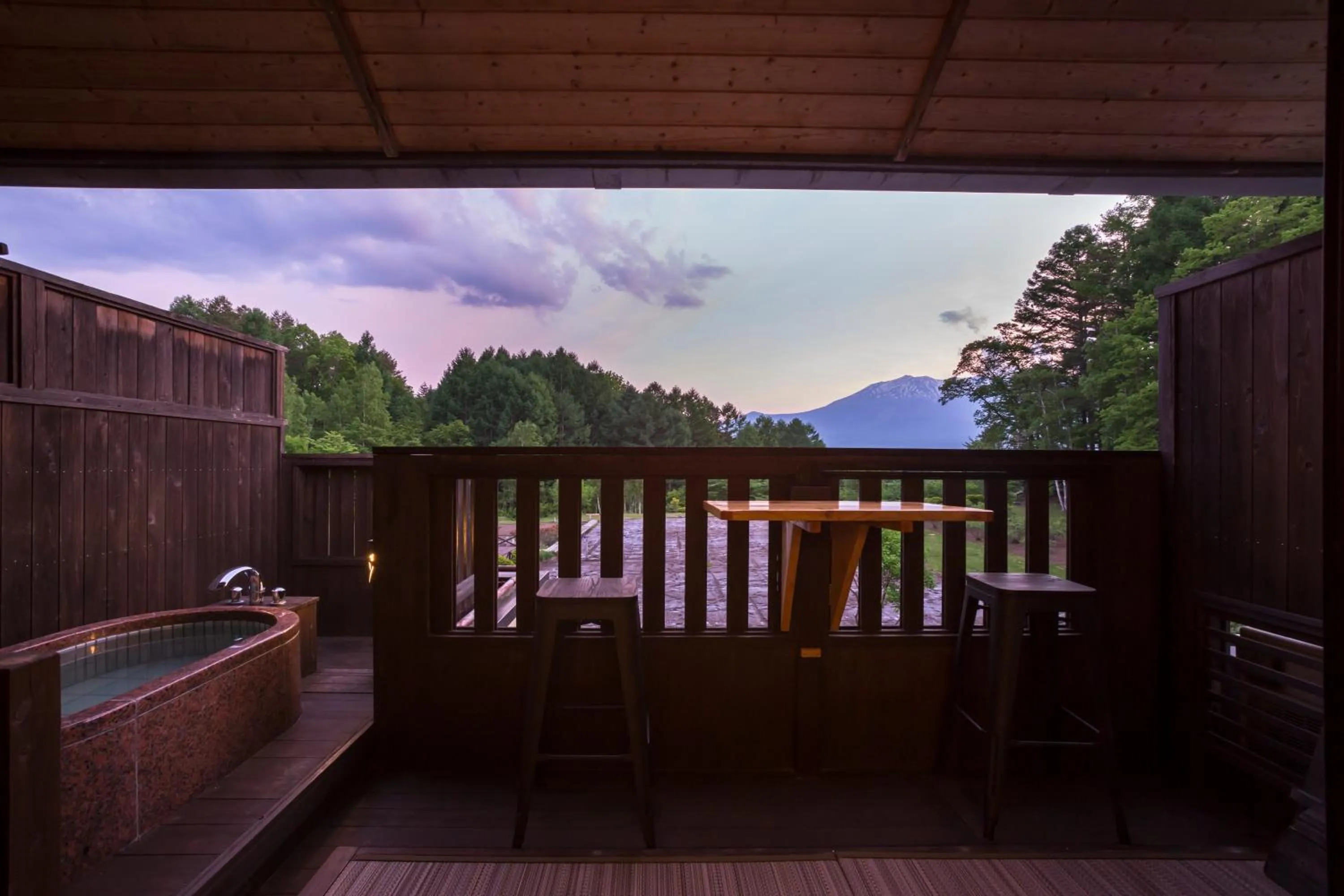 Tsutaya Tokinoyado Kazari