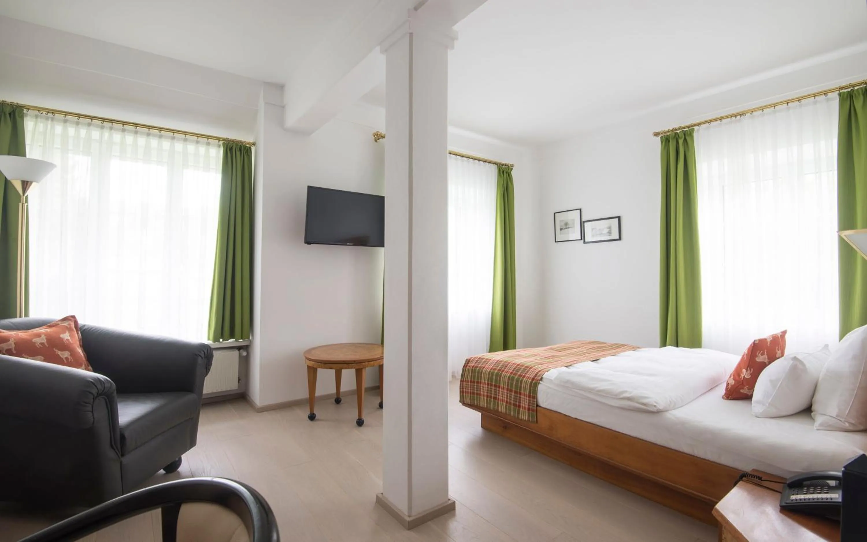 Photo of the whole room, Bed in Der Ederer